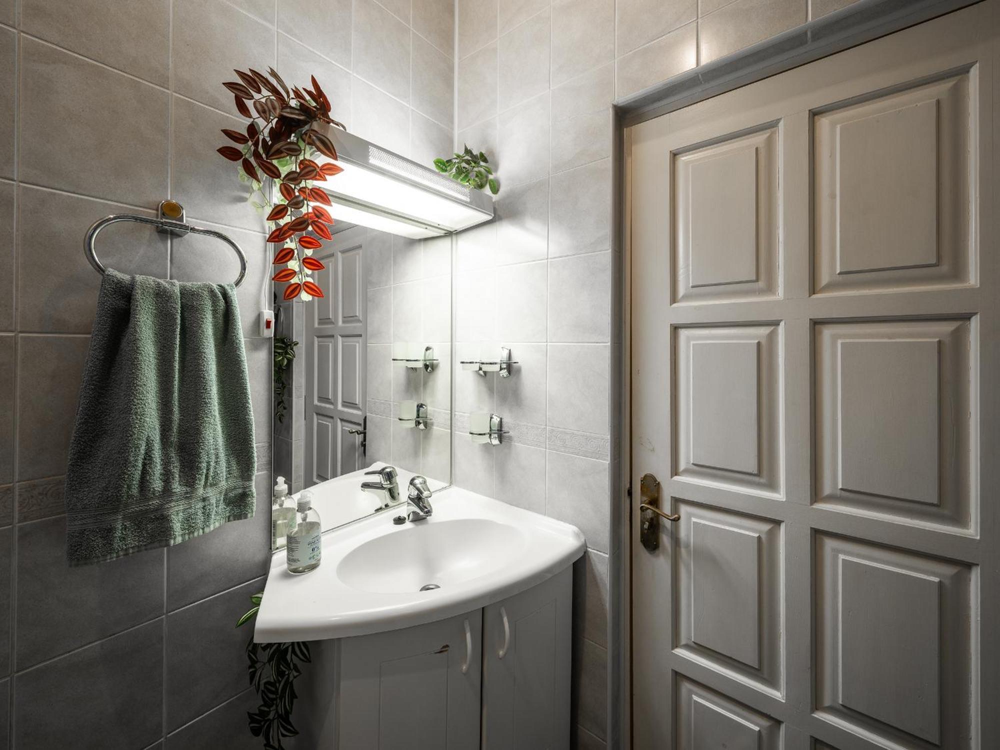 Alunana Premium & Fireplace In Art Nouveau District, 63 Sqm, 1870s, Self Check-in Huoneisto