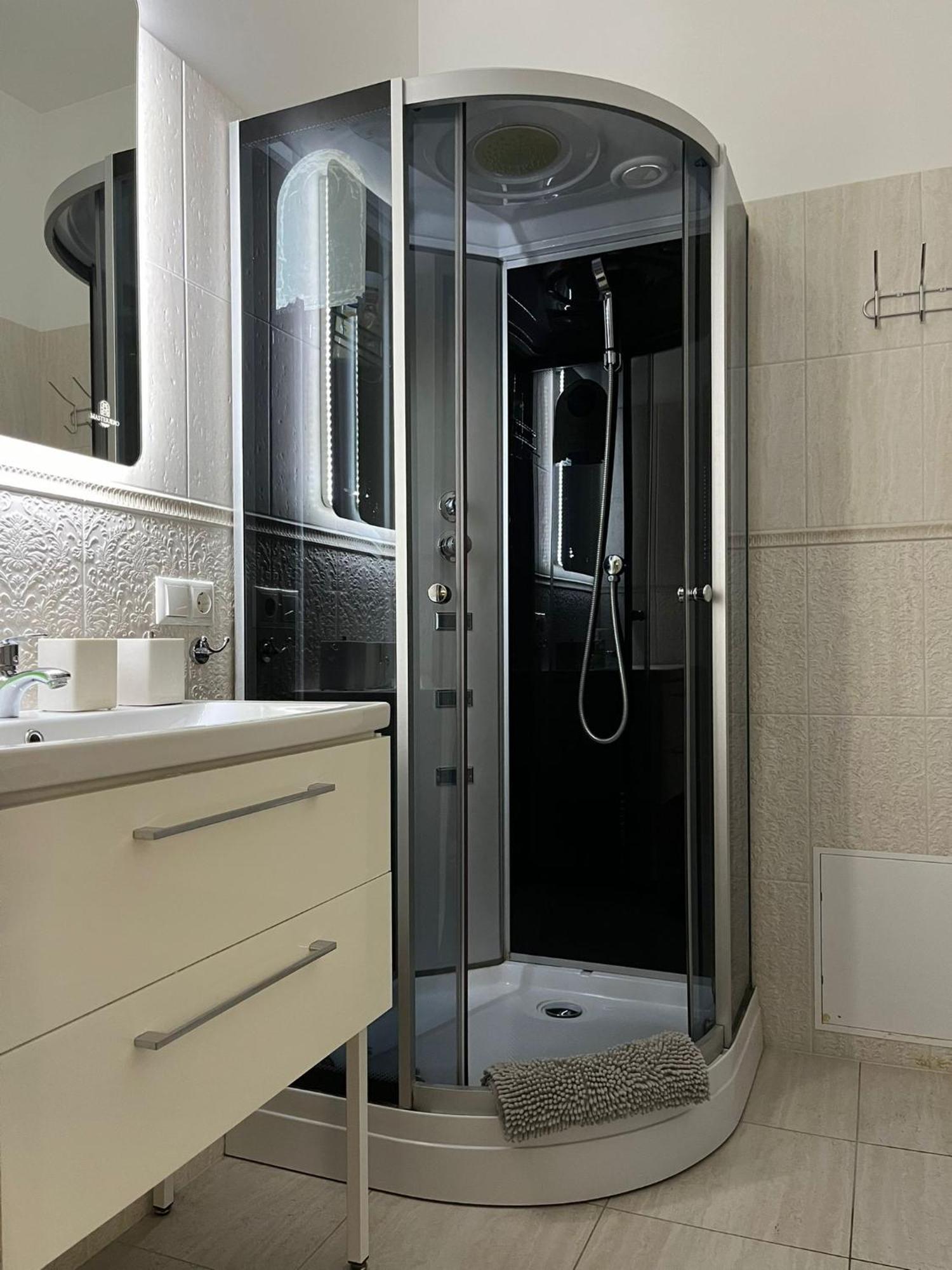 Cozy Apartmant In Oldtown & Free Underground Parking *