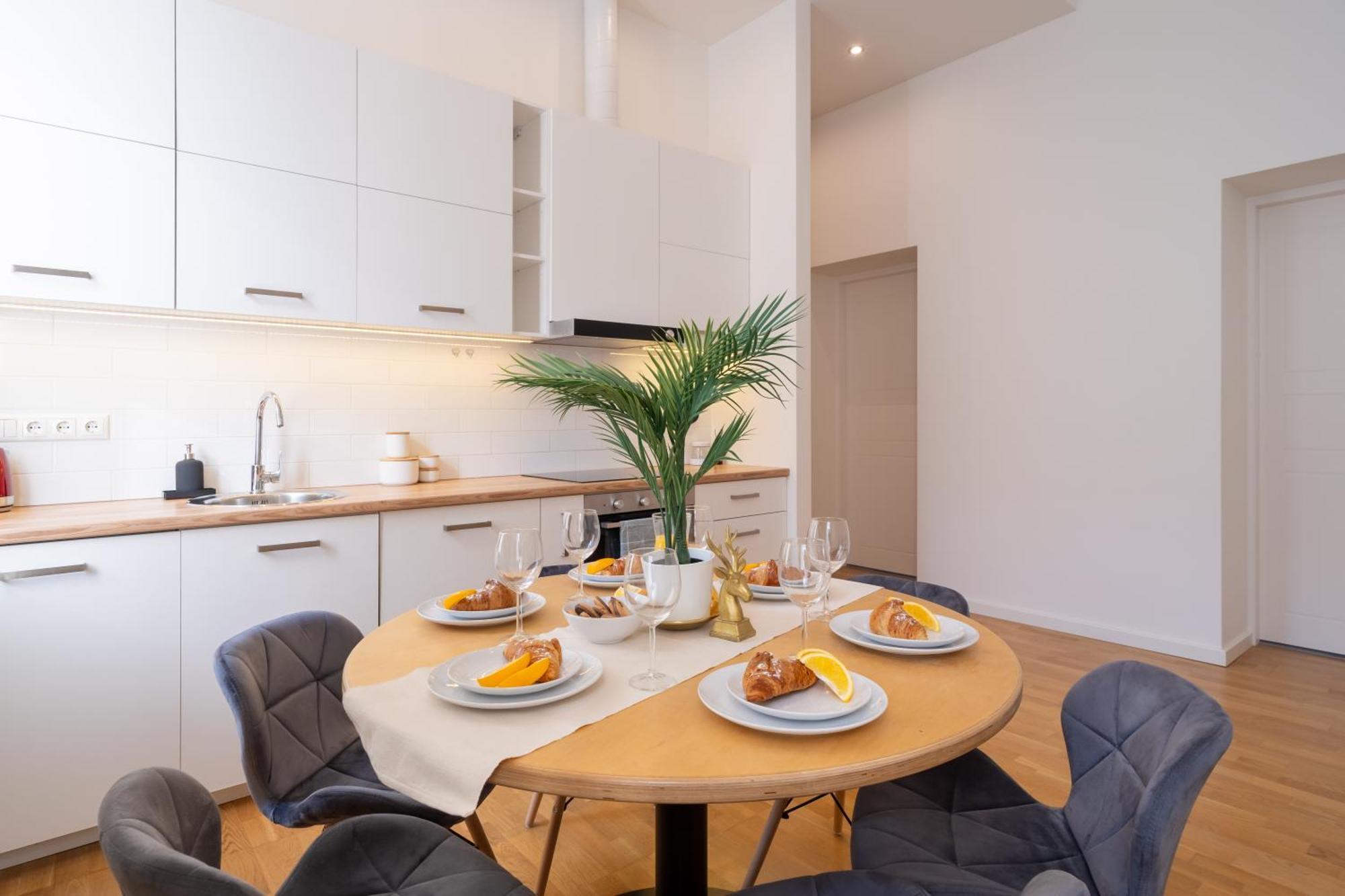 Families & Groups - 3 Bedrooms - Free Parking - Location Apartamento *