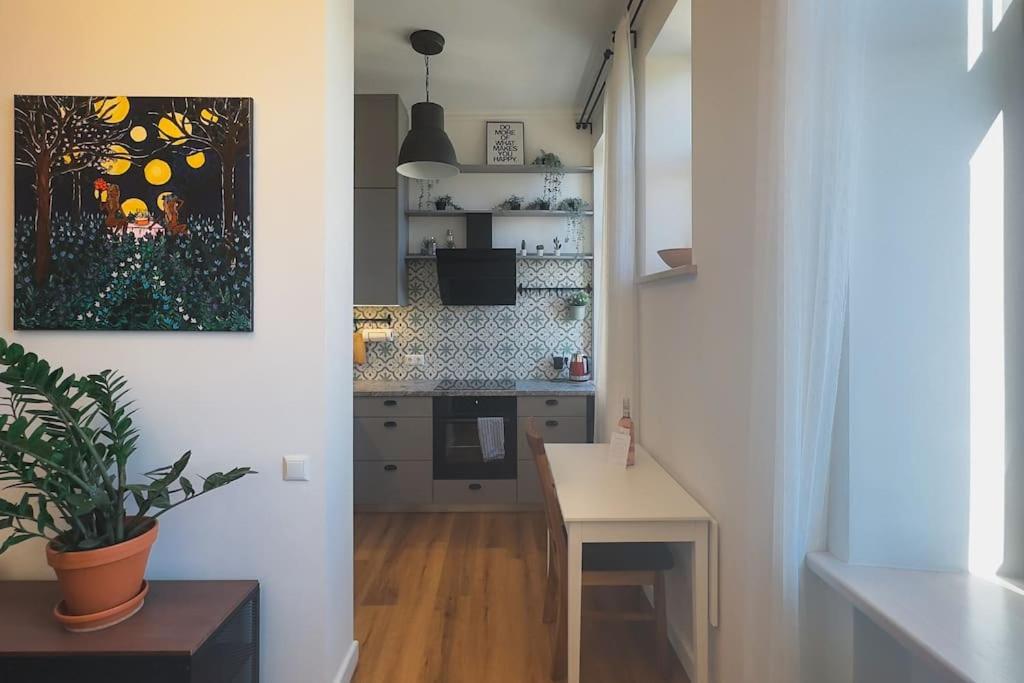 Cozy In The Heart Of Apartment *