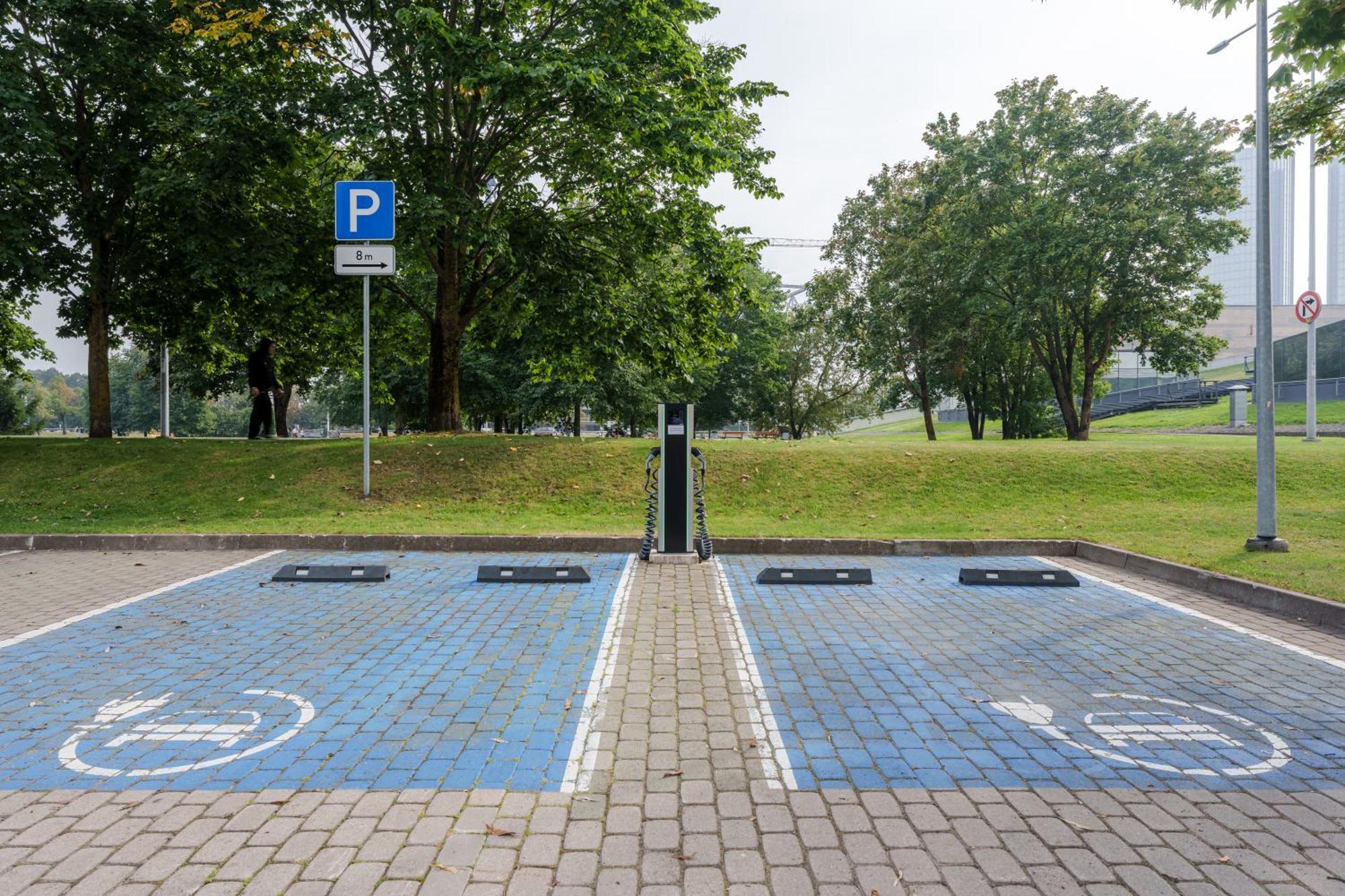 Islande With Free Parking Riga