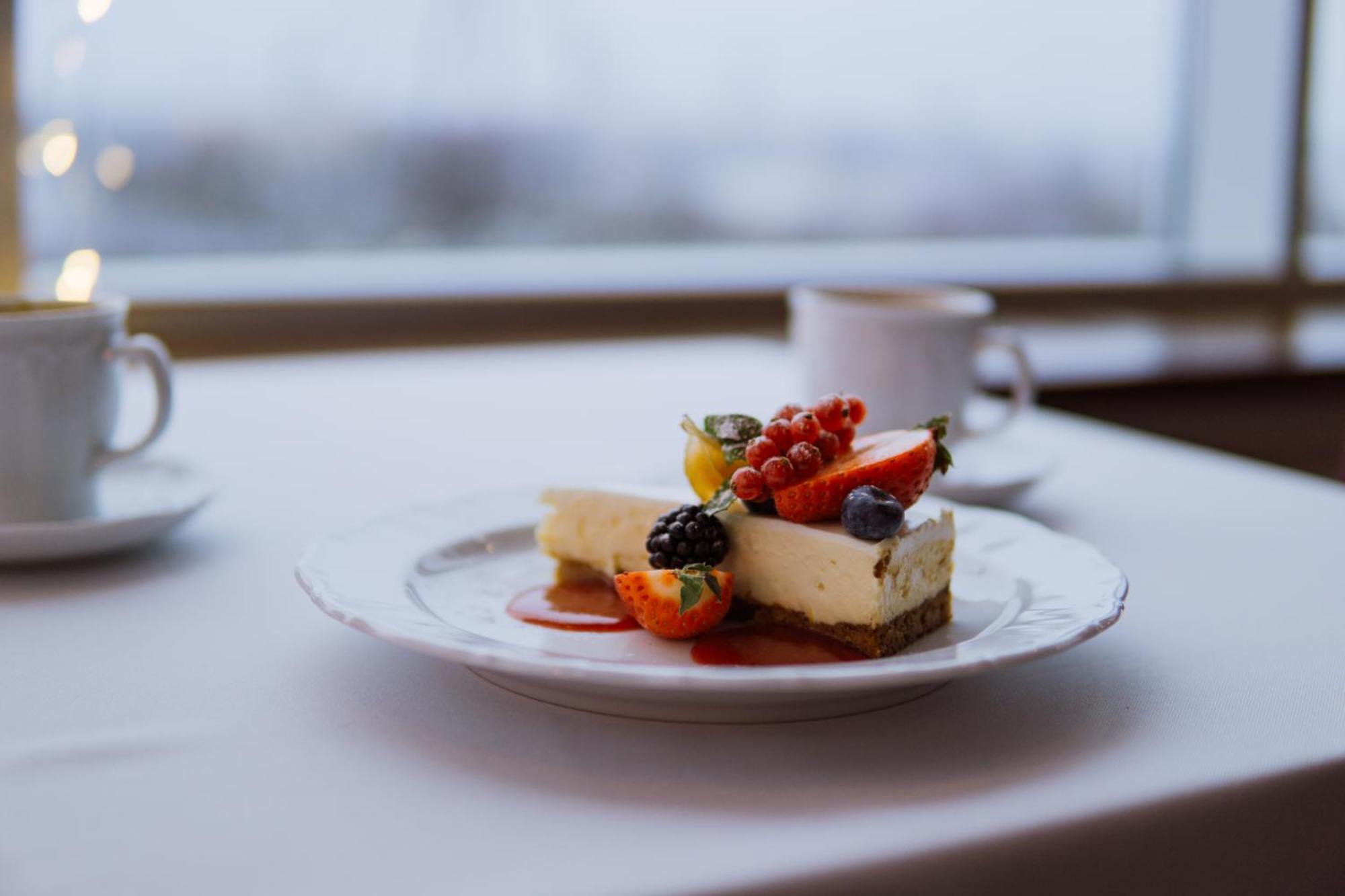 Islande With Free Parking 4*