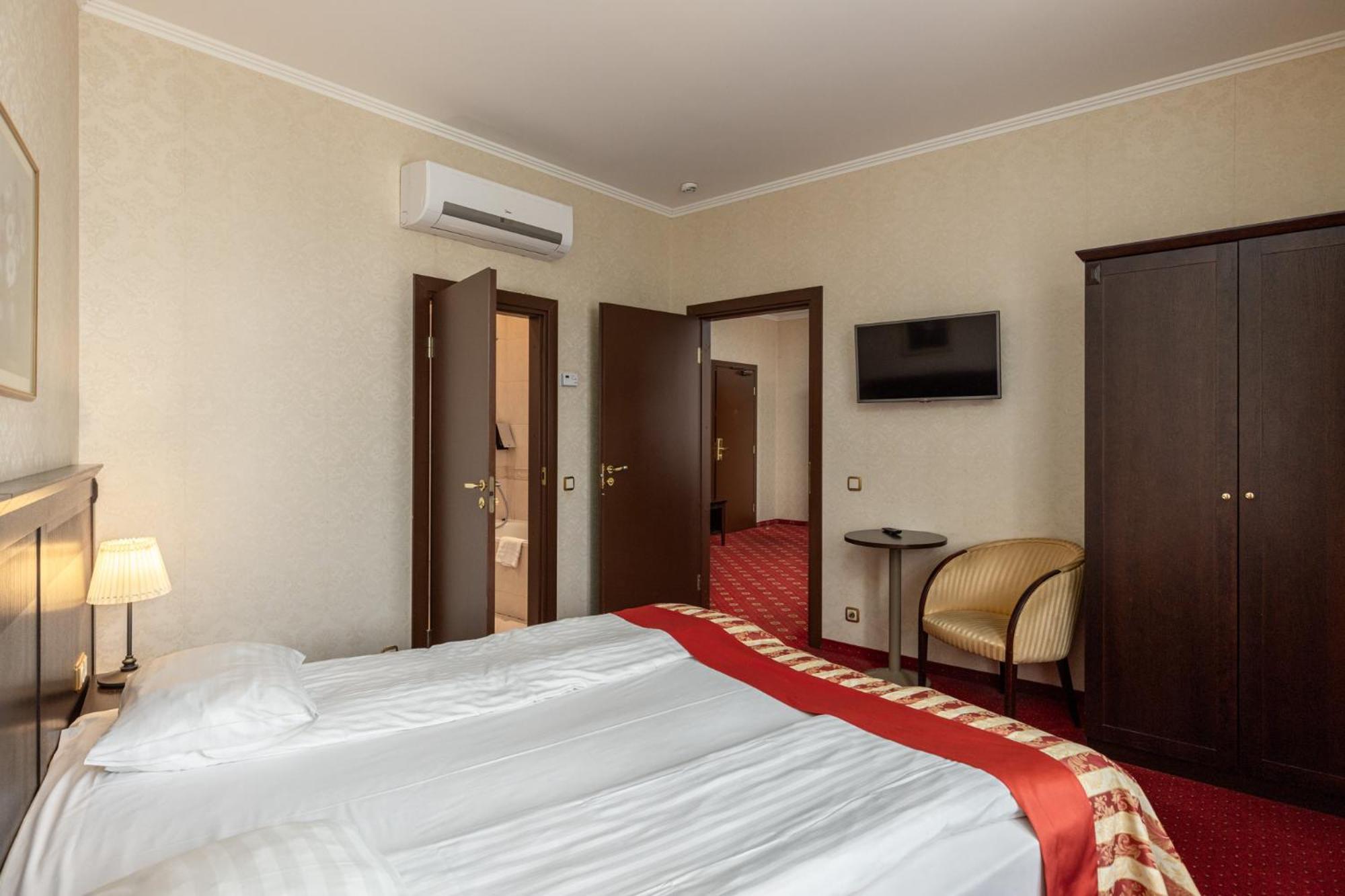 Gertrude Self Check-in Hotel