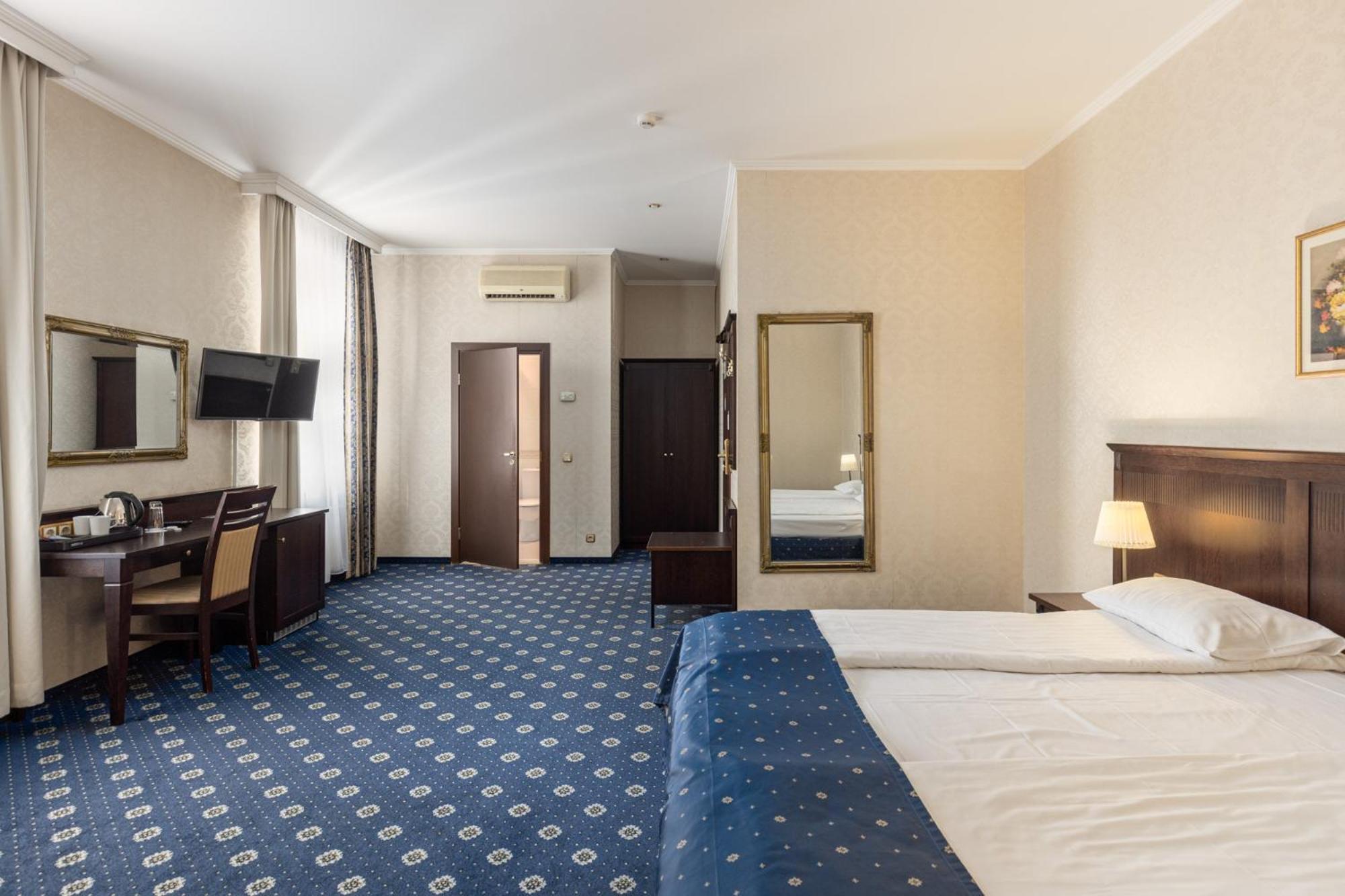 Gertrude Self Check-in Hotel