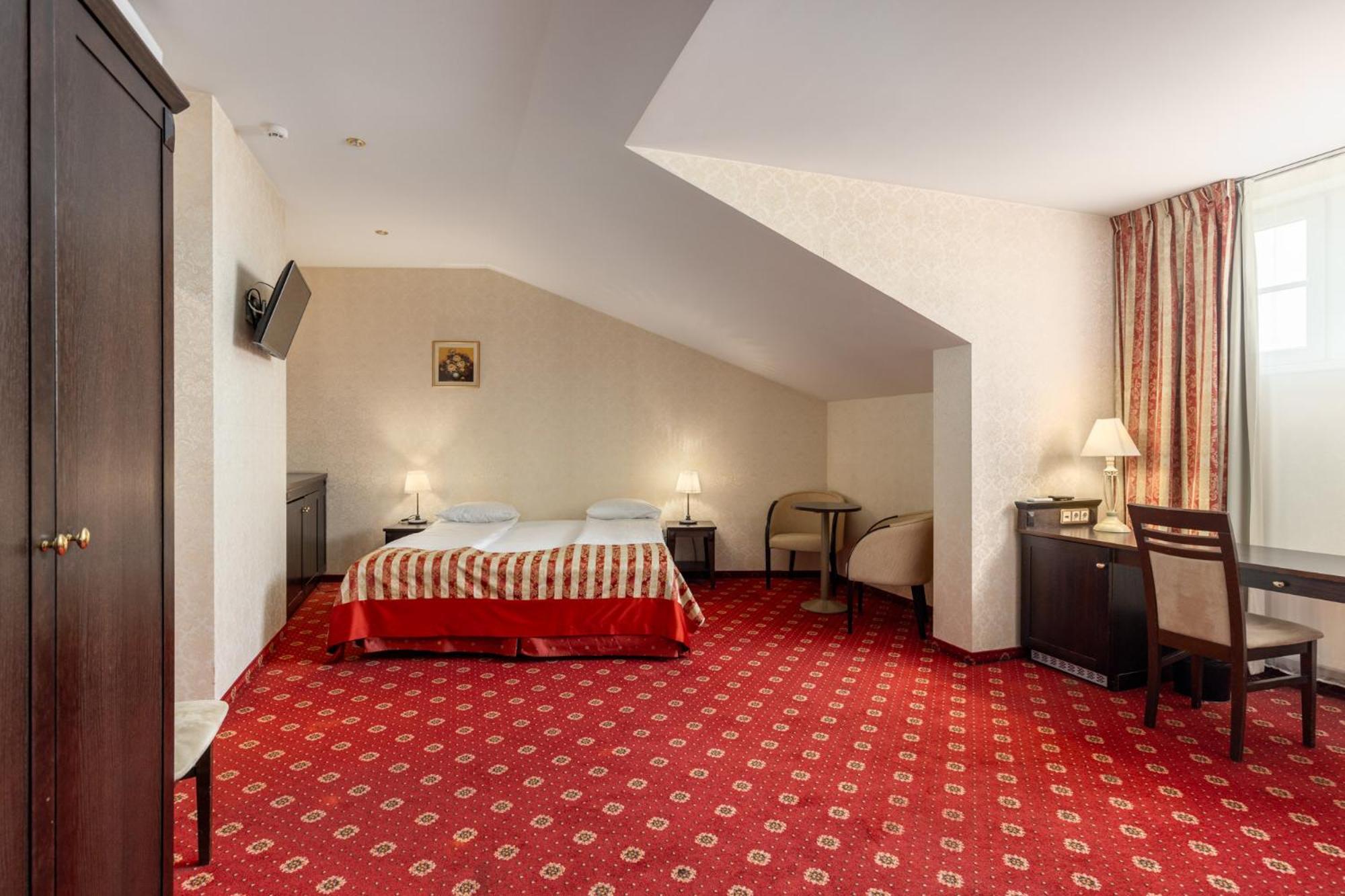Gertrude Self Check-in Hotel