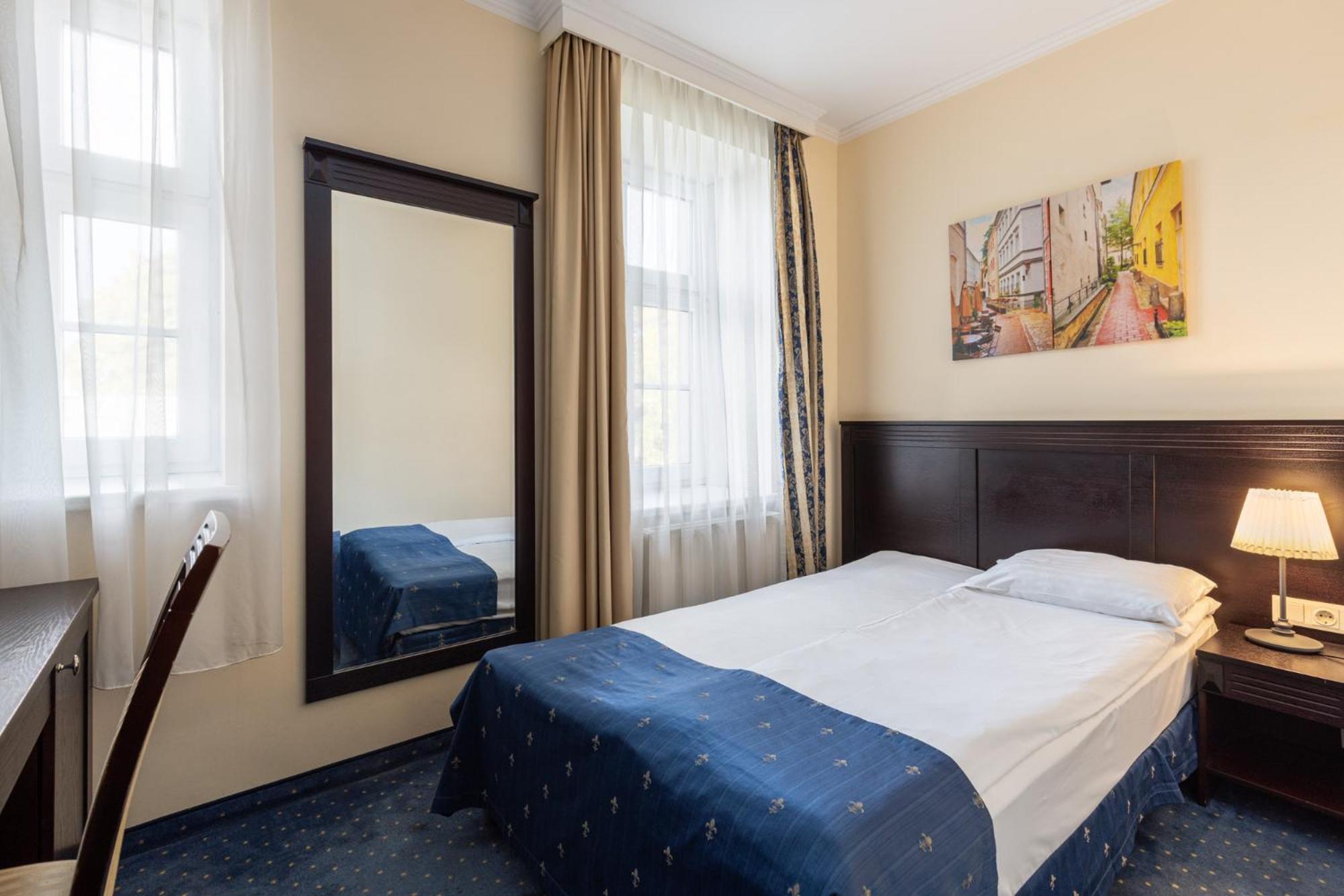 Gertrude Self Check-in Hotel