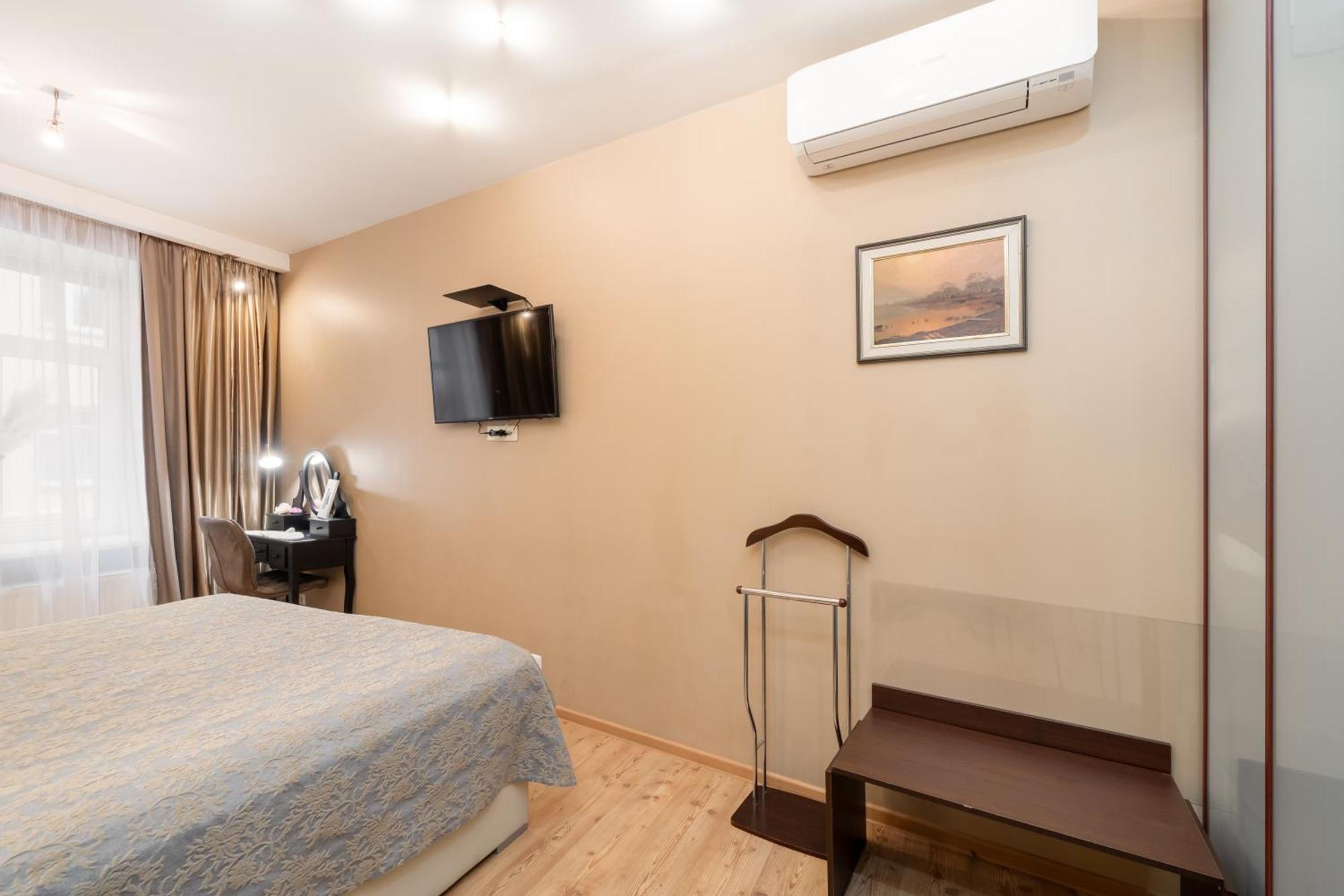 Baltic Amber In Diplomatic District & Free Parking Apartment