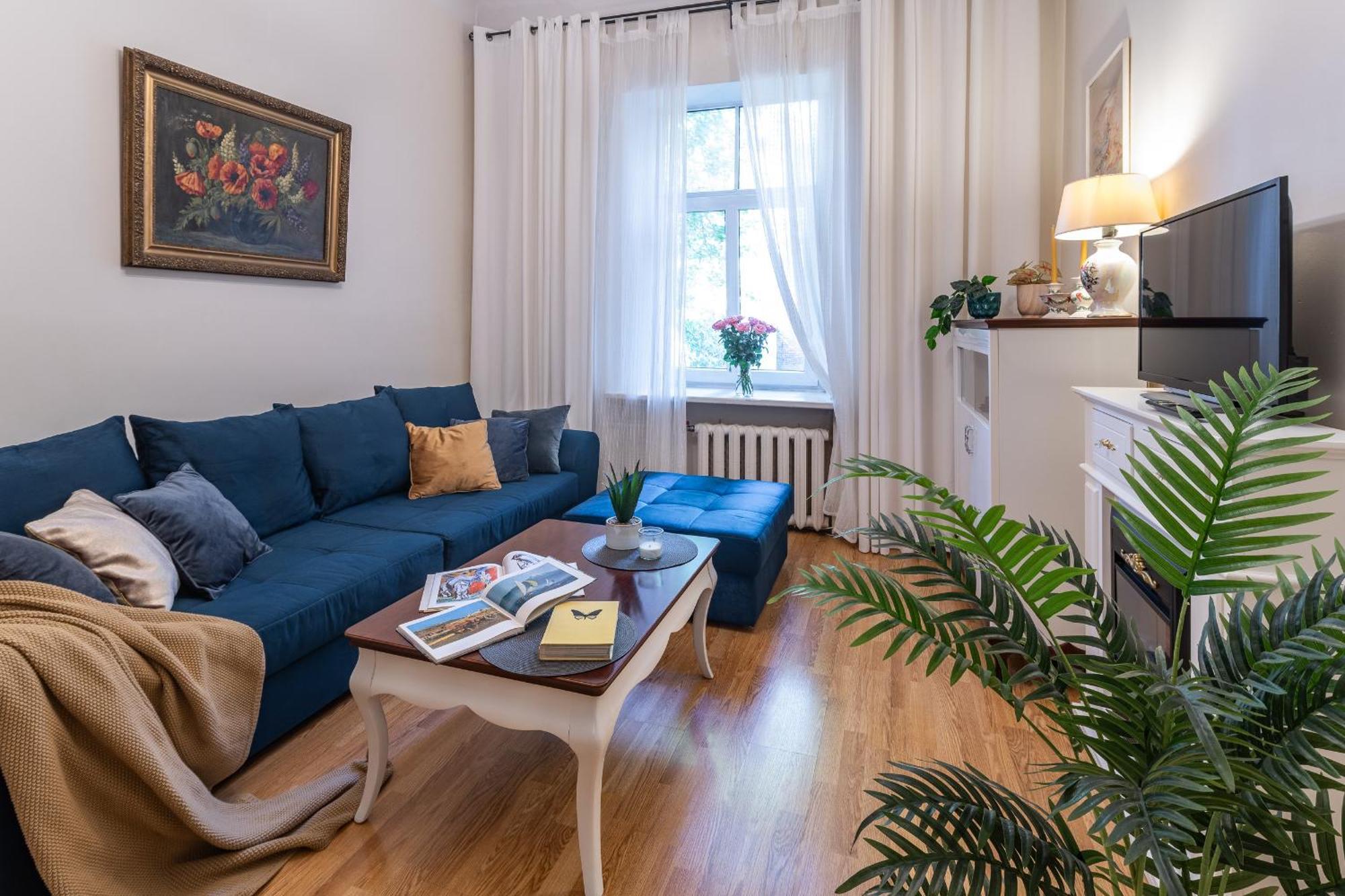 Appartement Alunana Premium & Fireplace In Art Nouveau District, 63 Sqm, 1870s, Self Check-in Riga
