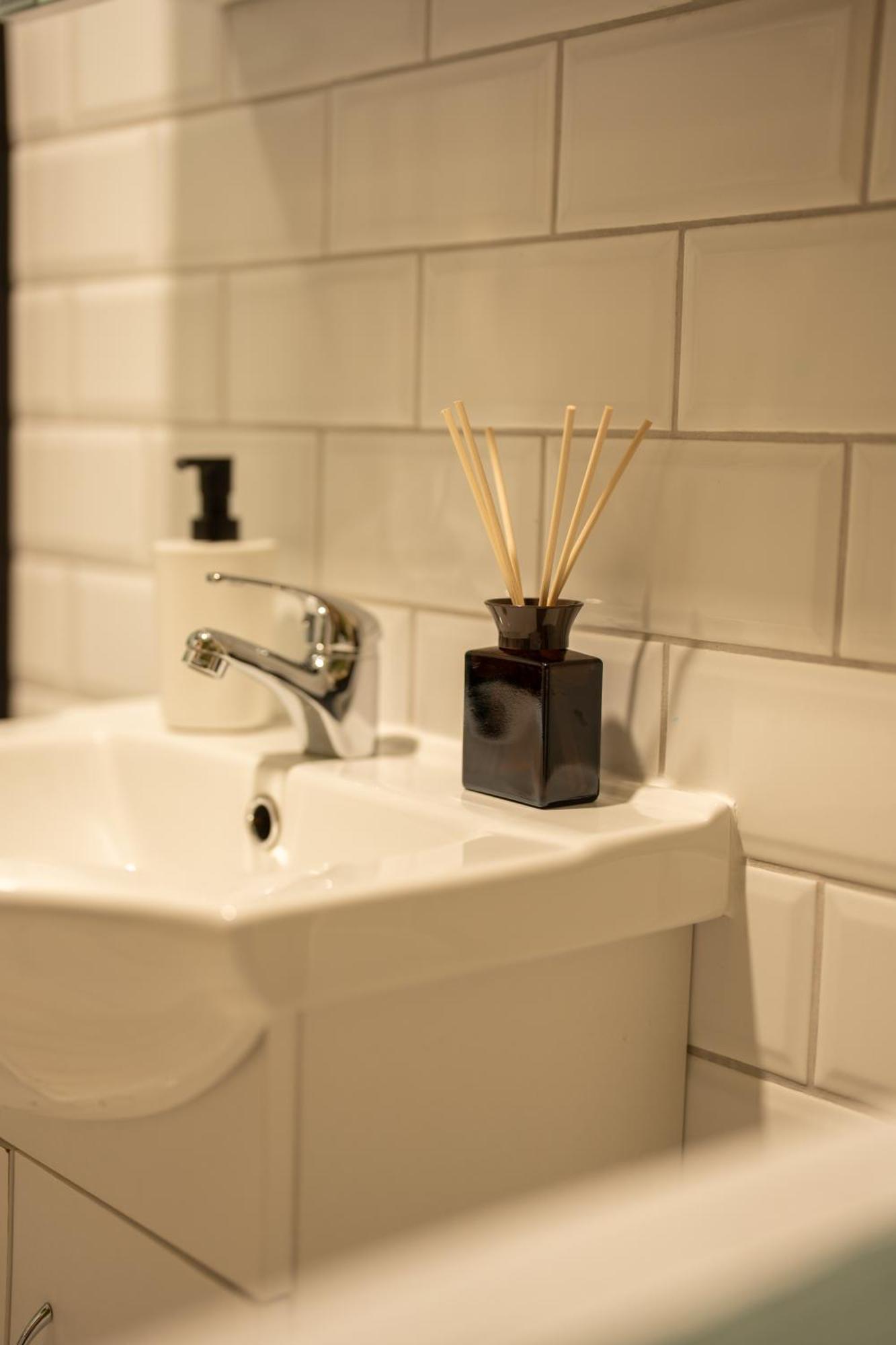 Modern - New Fully Equipped Apartment *