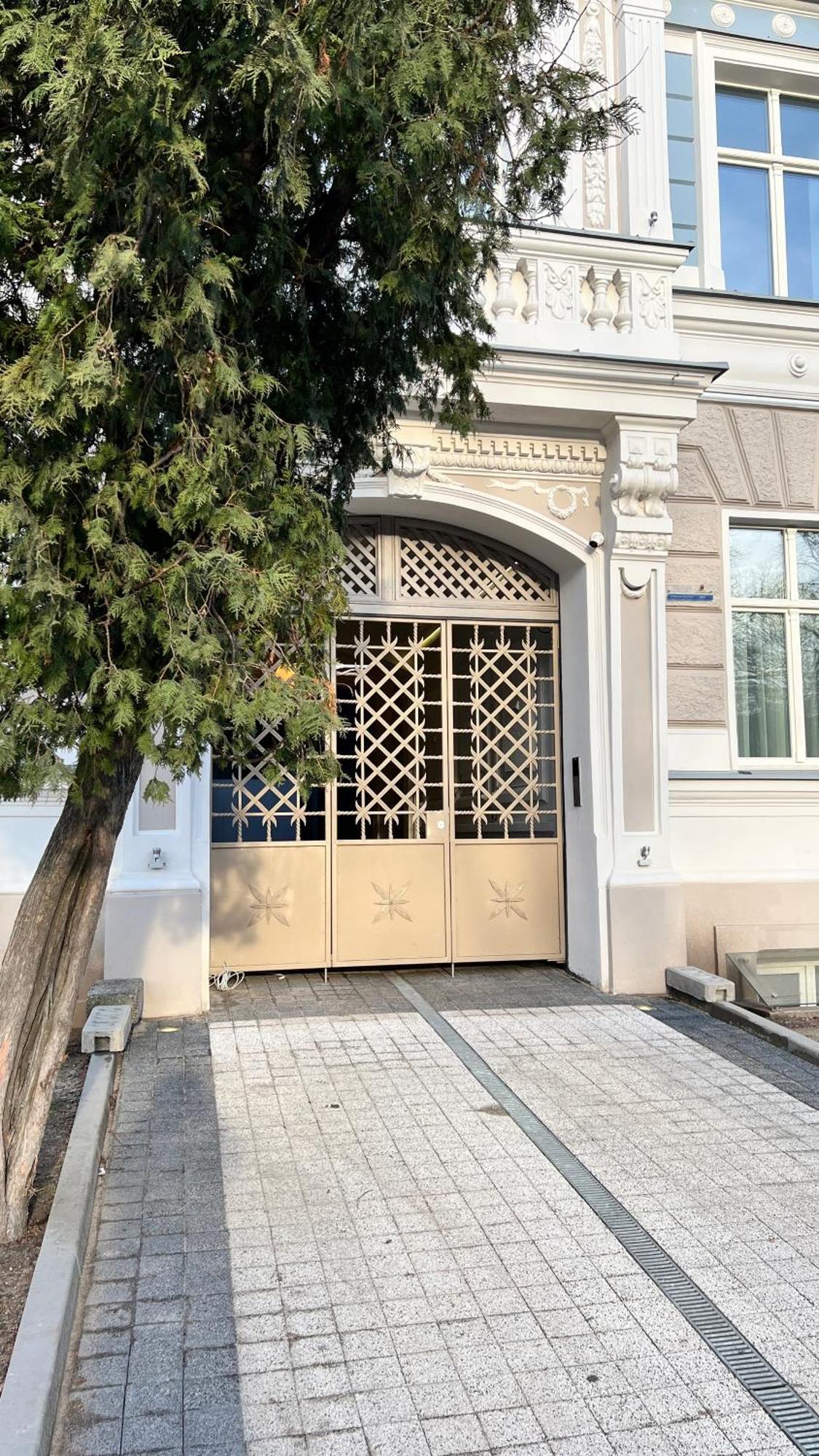 The Place With History In Renaissance Building *