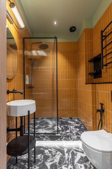 Premium Design Studio Top Location Fast Wifi Riga