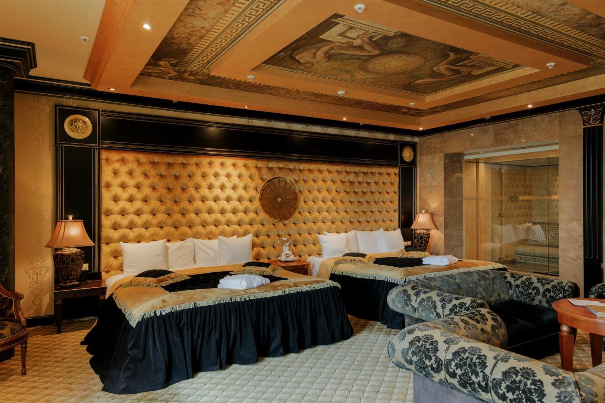 Hotel Royal &