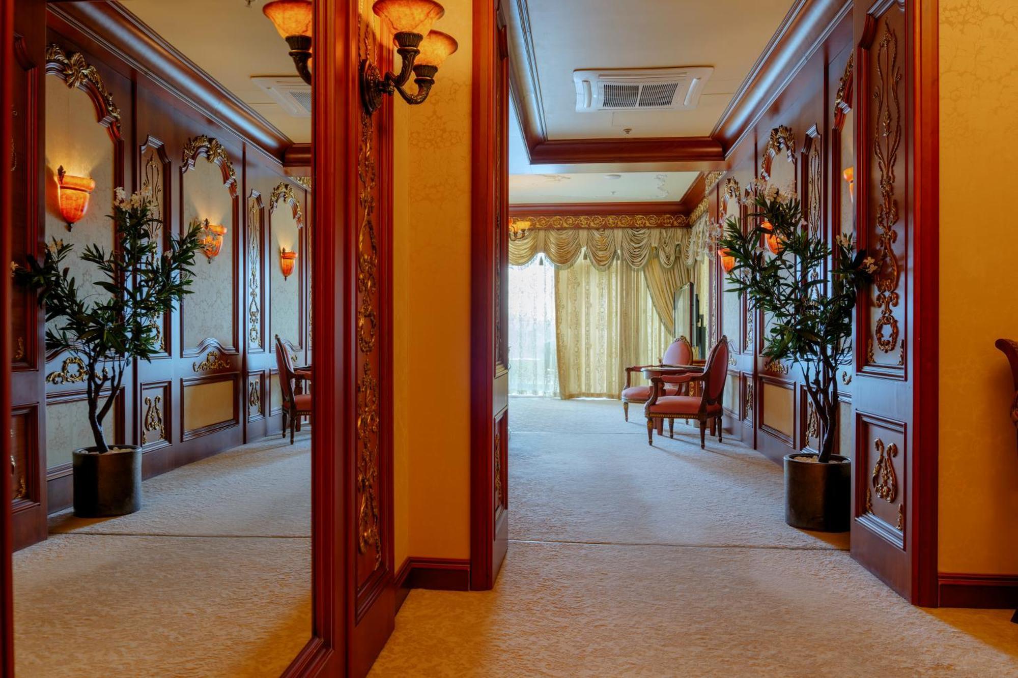Royal & 5* Riga