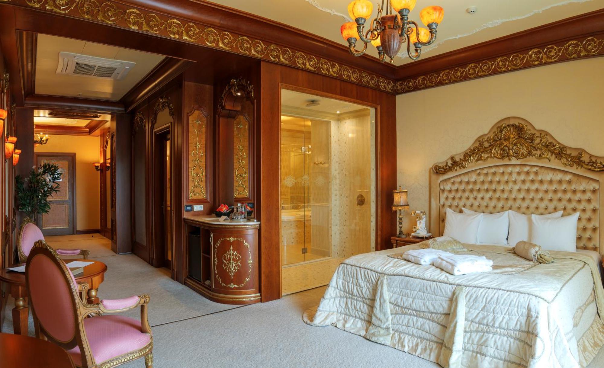 Royal & Hotel 5*