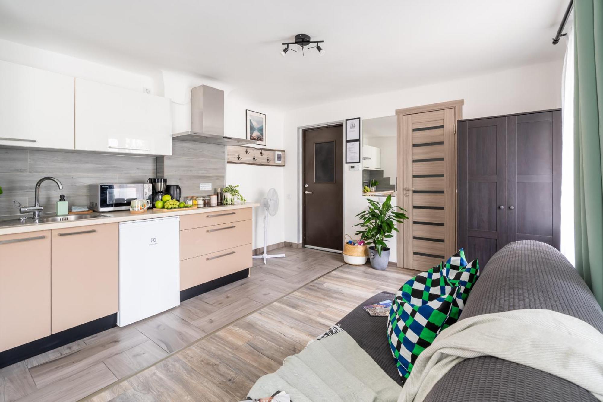 Garden & Private Parking With Playground Riga
