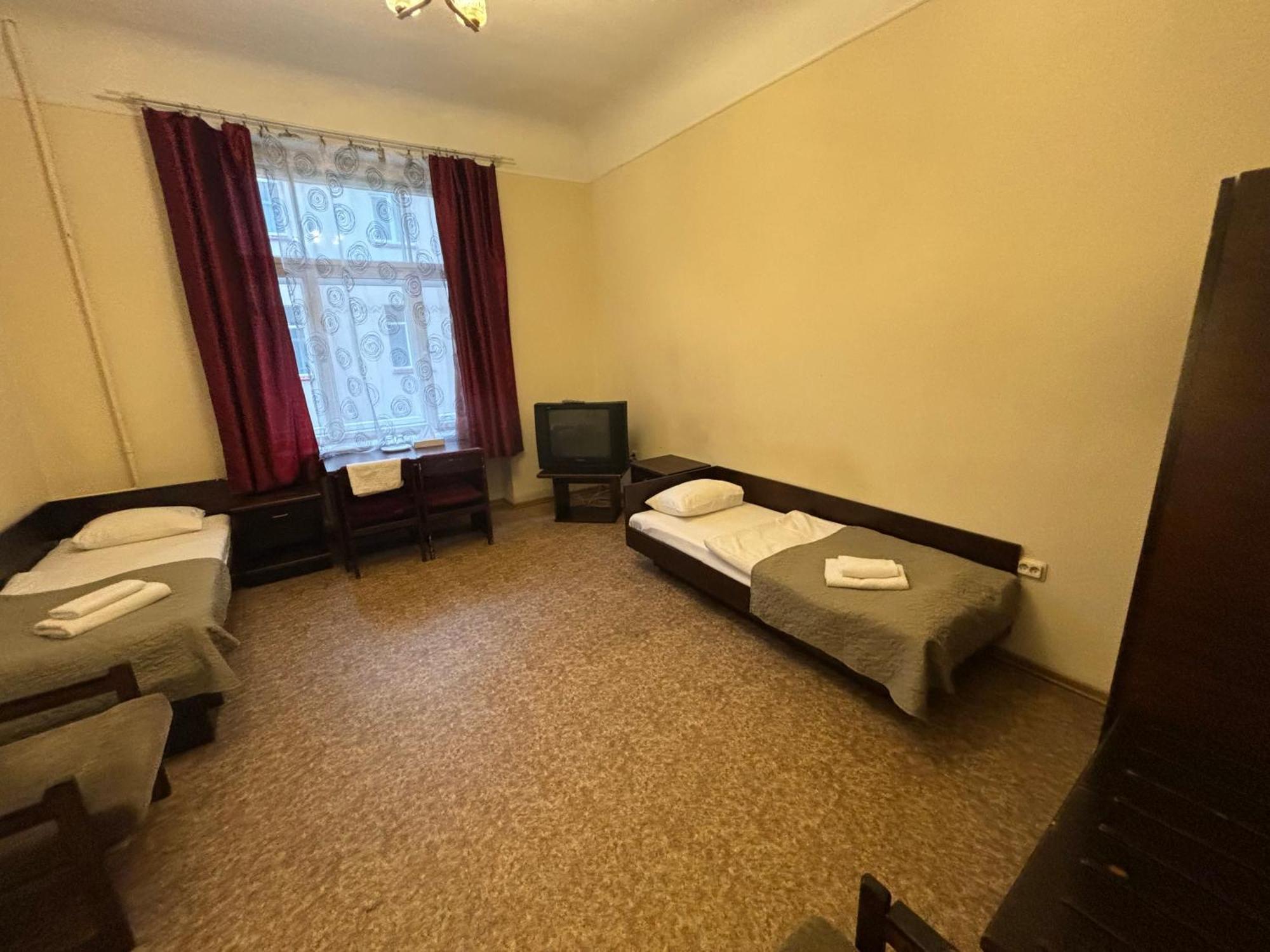 Viktorija With Private Hostel