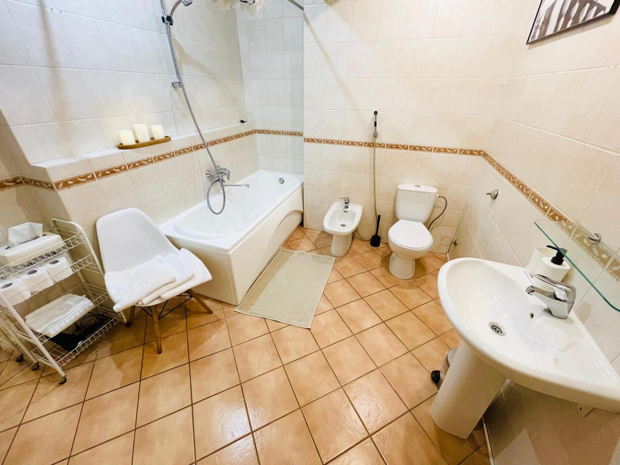 Spacious In Old Town