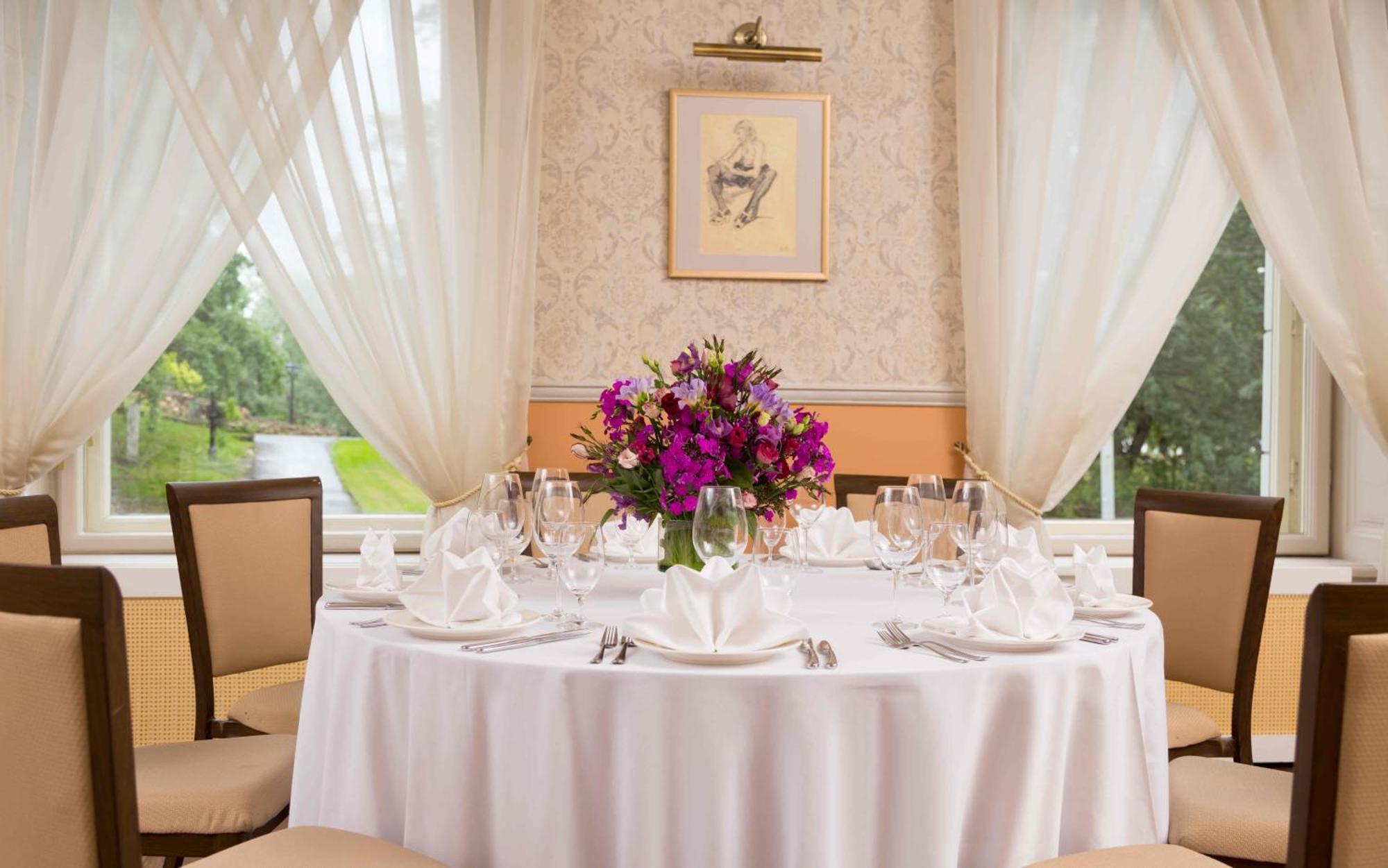 Hotel Radisson Old Town 4*