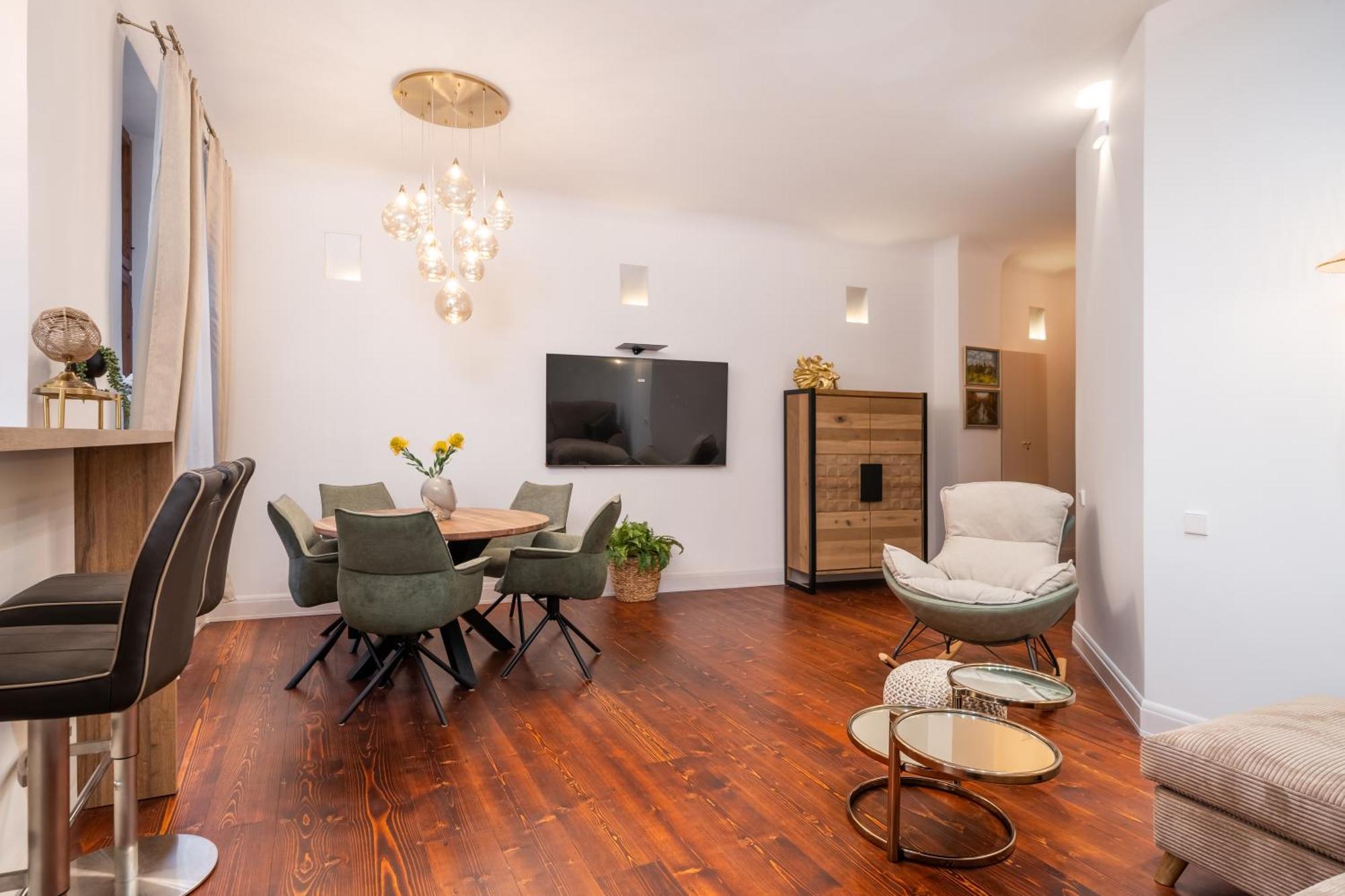 Apartment Soleil - Shine Of The Old Town, Parking & Sauna