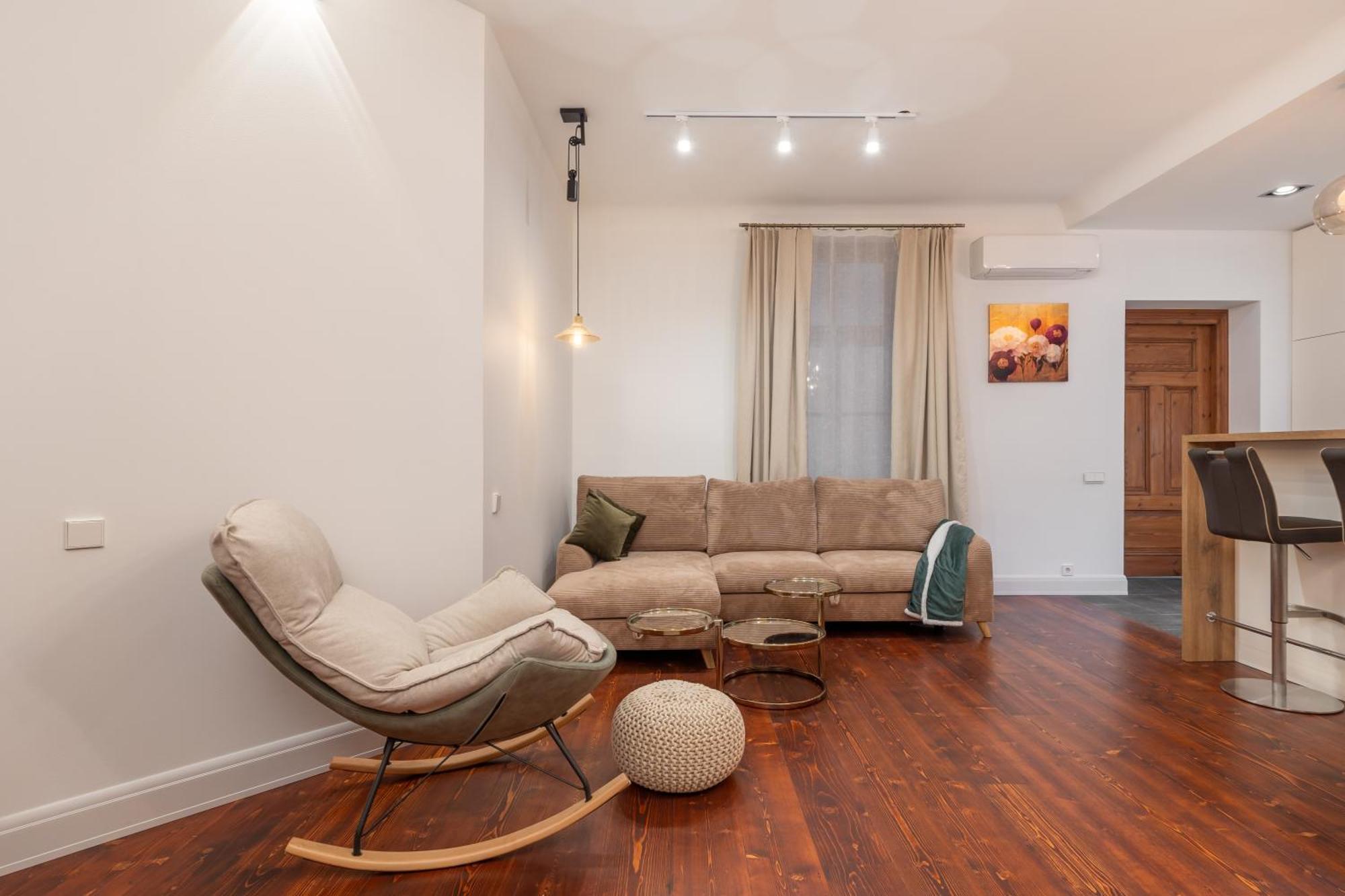 Soleil - Shine Of The Old Town, Parking & Sauna Apartment *