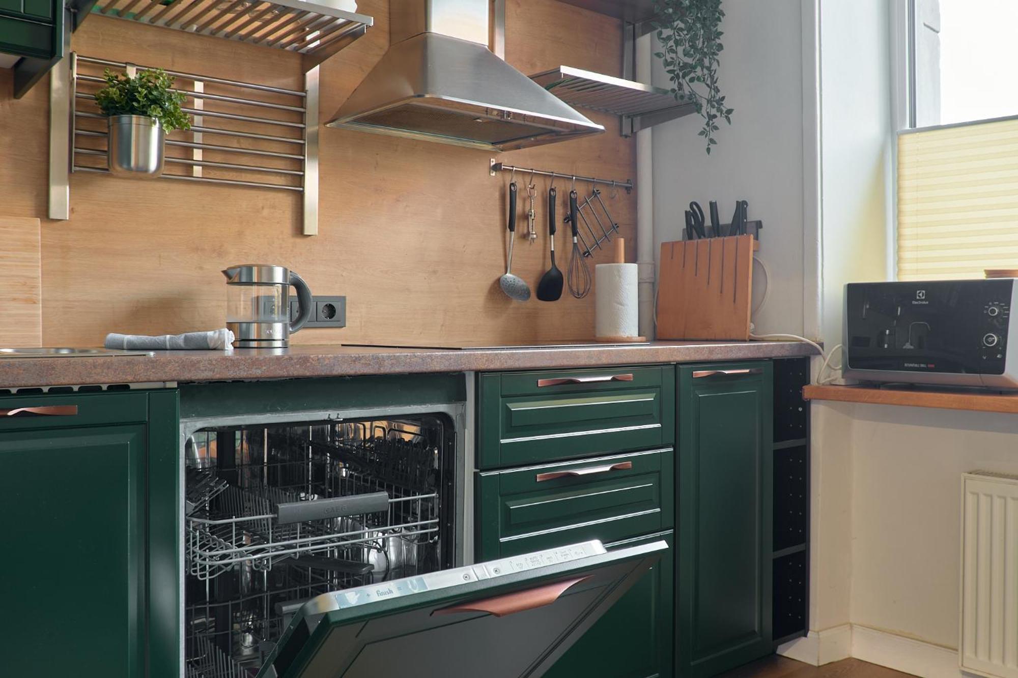New Comfortable Nearby Promenade In 5 Minutes From Old Town Of Riga. Apartment *