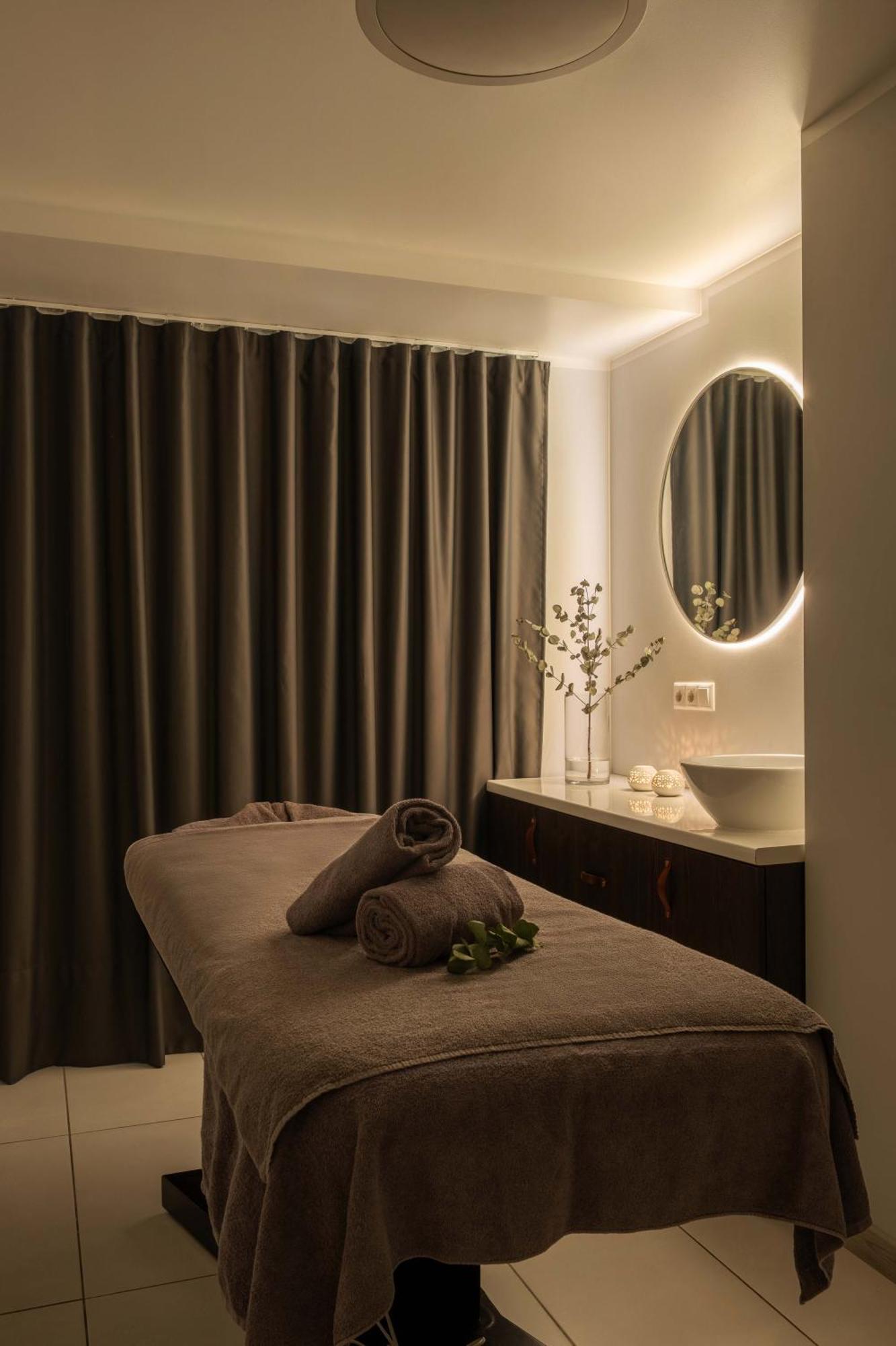 Khách sạn Wellton Centrum & 4*