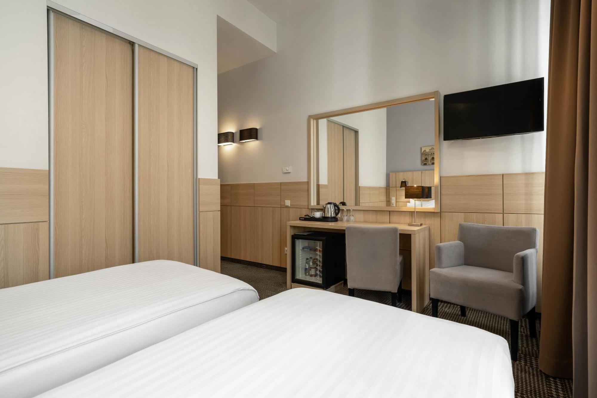 Hotel Wellton Centrum & 4*