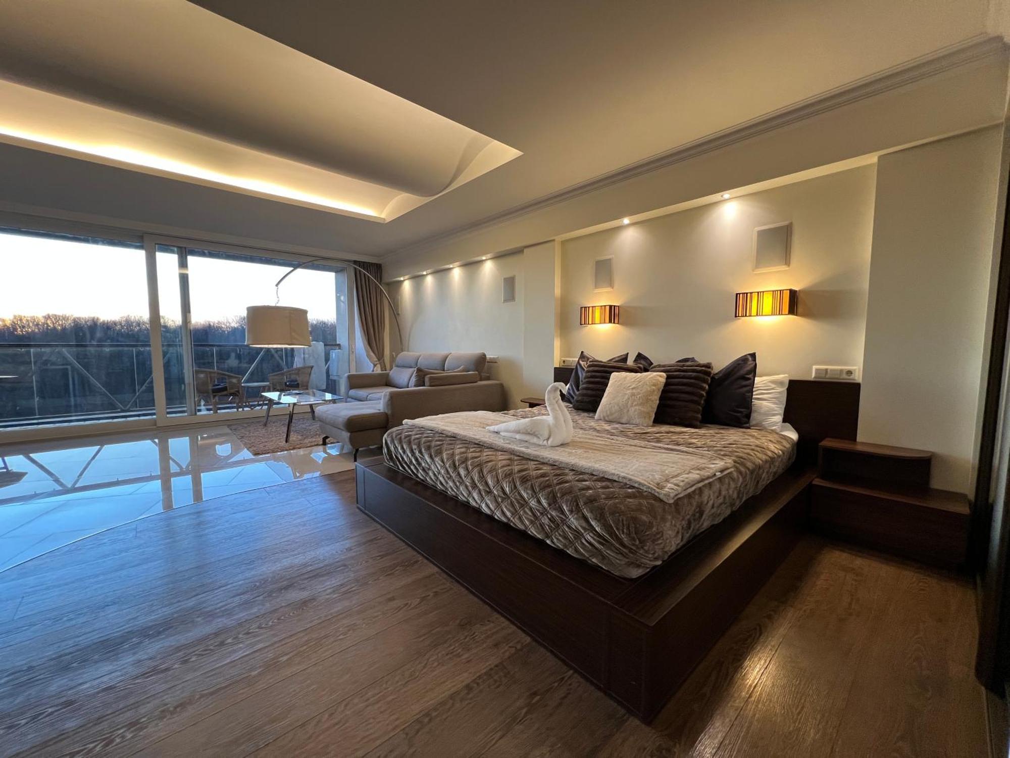 Sky-high Sauna Penthouse Retreat With Views