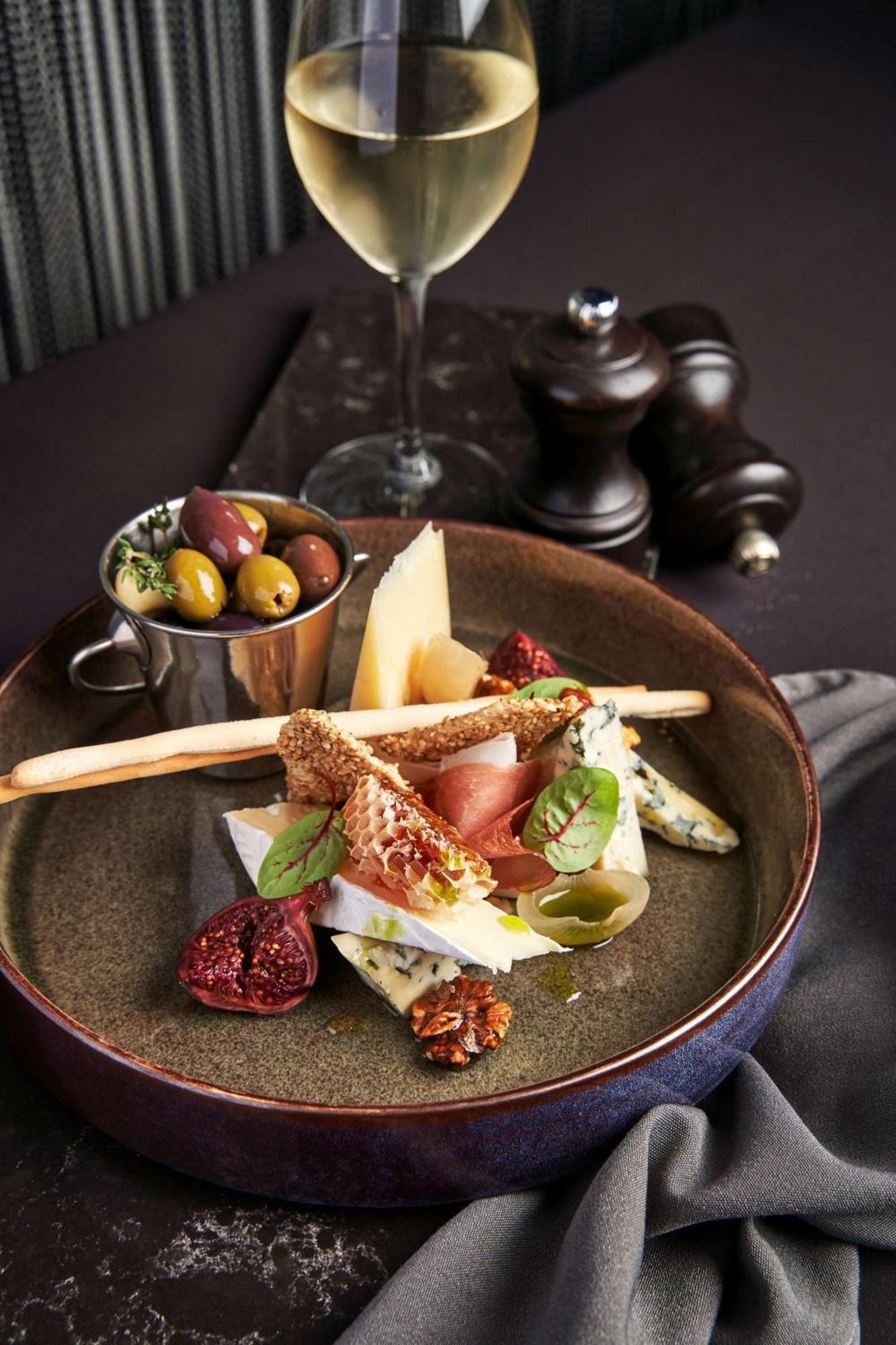 Radisson Blu Elizabete Hotel, Khách sạn 4*