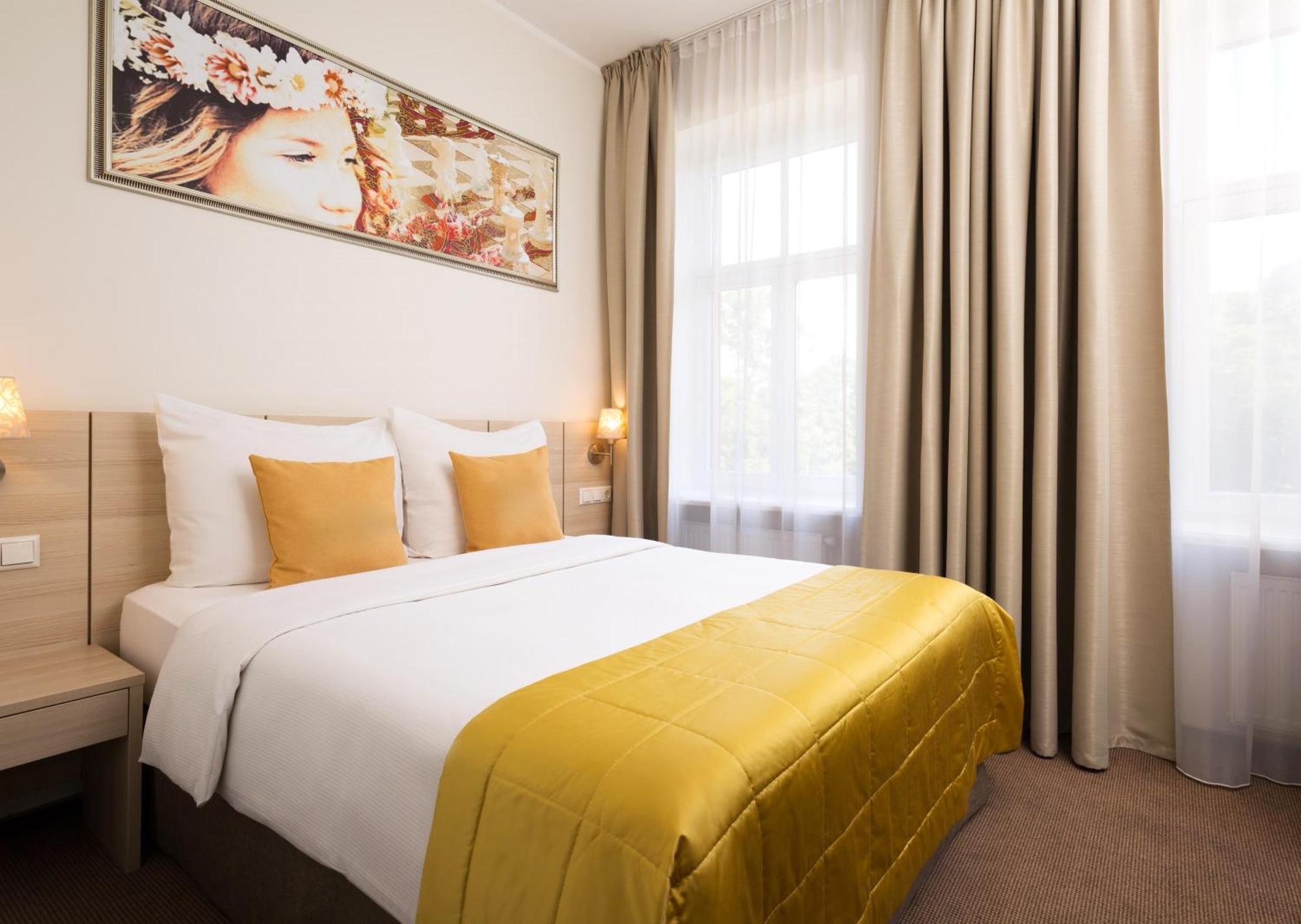 Radisson Old Town Hotel 4*