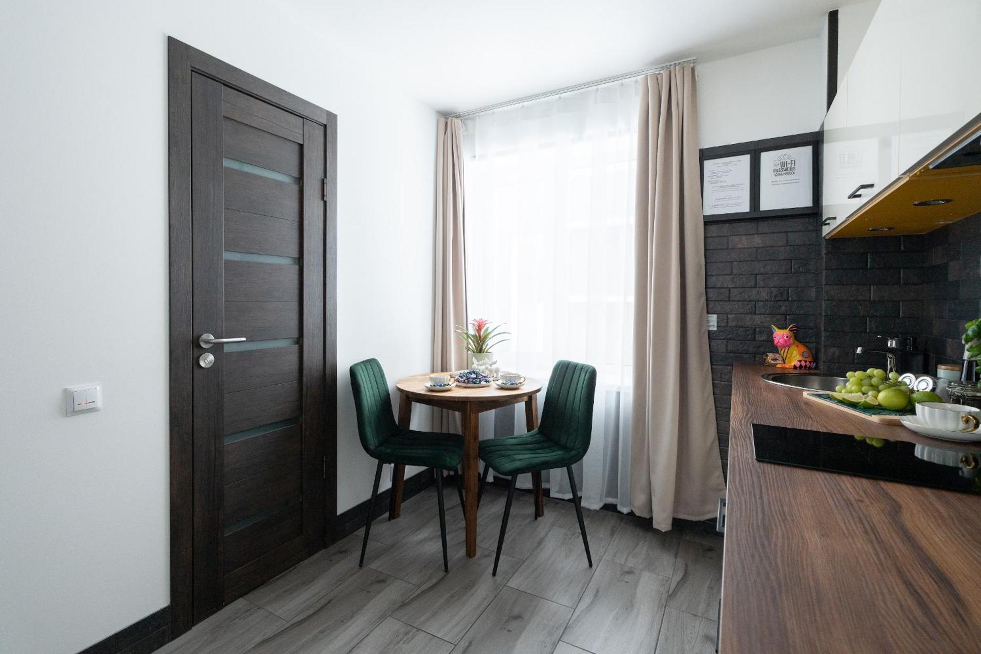 Dzīvoklis Garden & Private Parking With Playground Riga