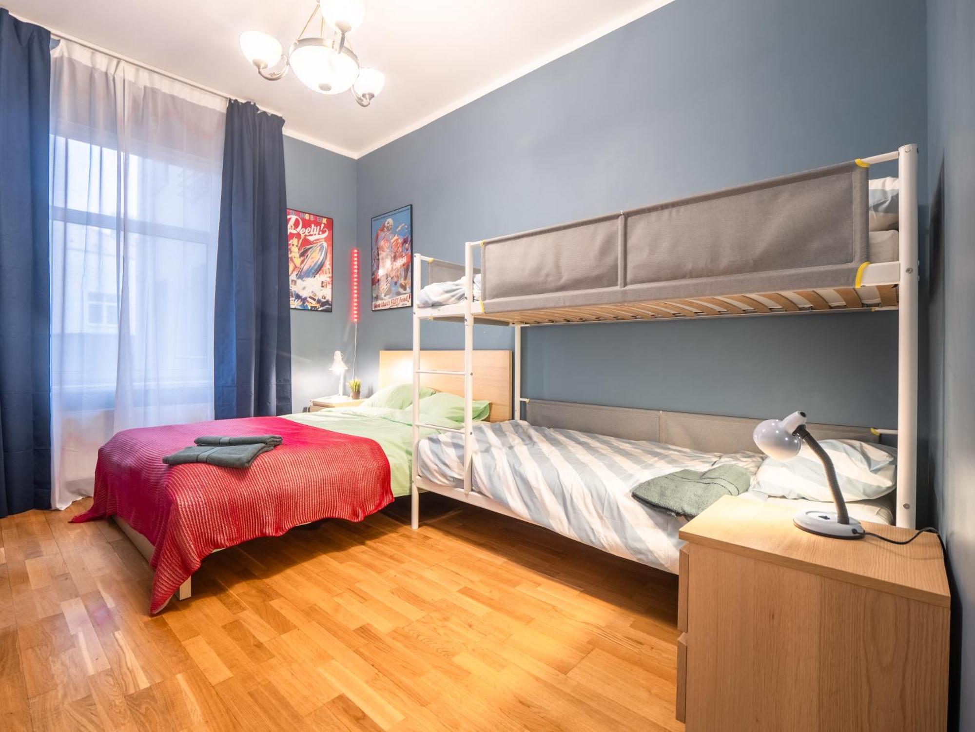 Spacious 2br For 8 Guests, Quite Centre, Art Nouveau Area Apartment *