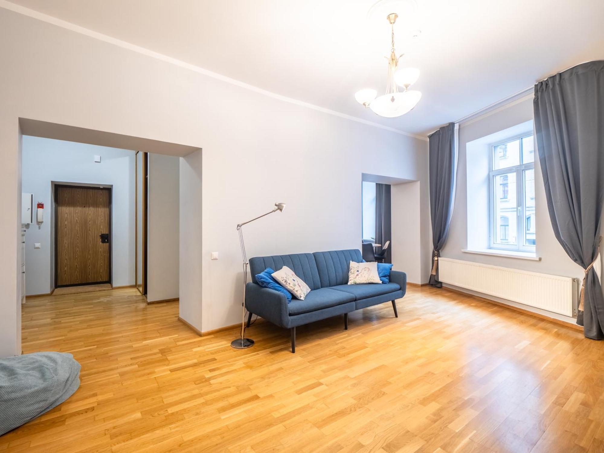 Spacious 2br For 8 Guests, Quite Centre, Art Nouveau Area Apartment