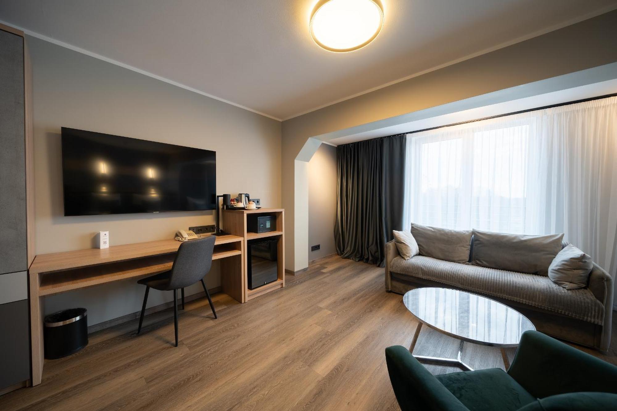 Bellevue Park With Free Parking Riga