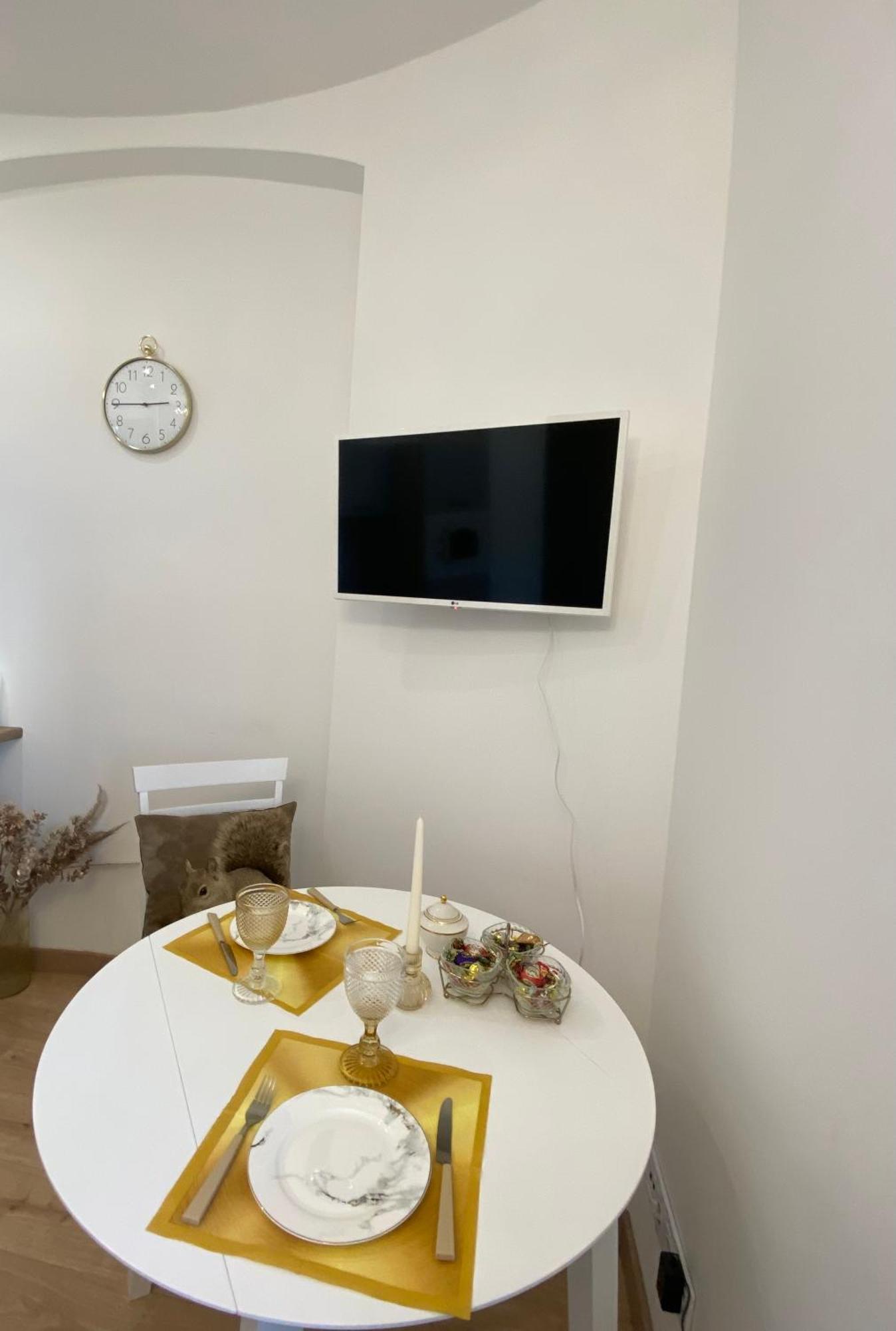 Golden Rush Apartment