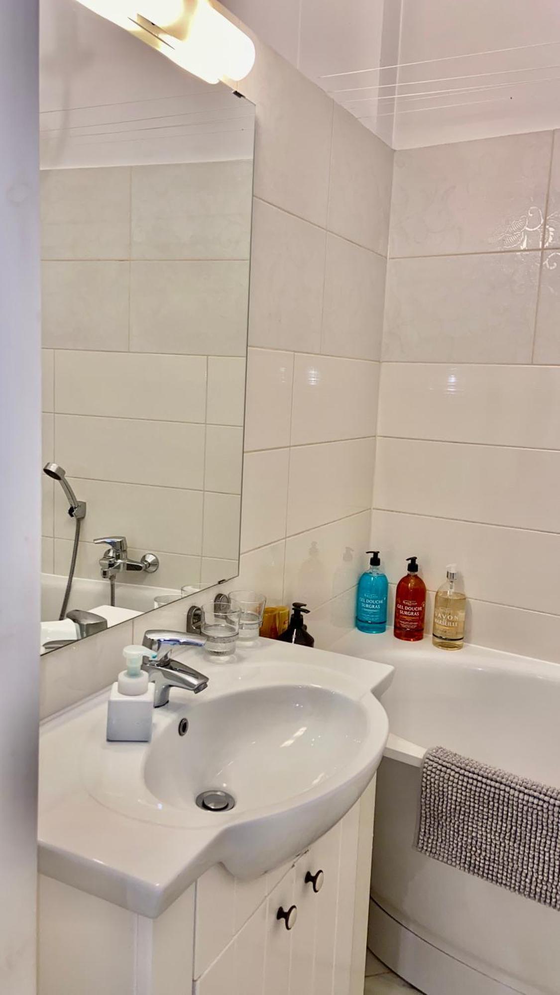 Huoneisto Elegant In Historical Centre & Free Locked Parking *