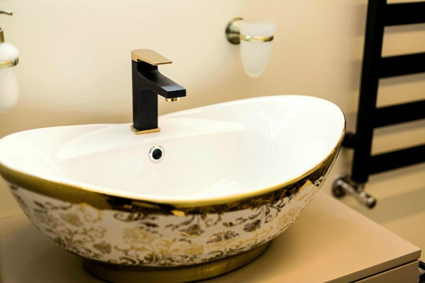 Premium Design, Renovated 2024 Free Parking Apartamento