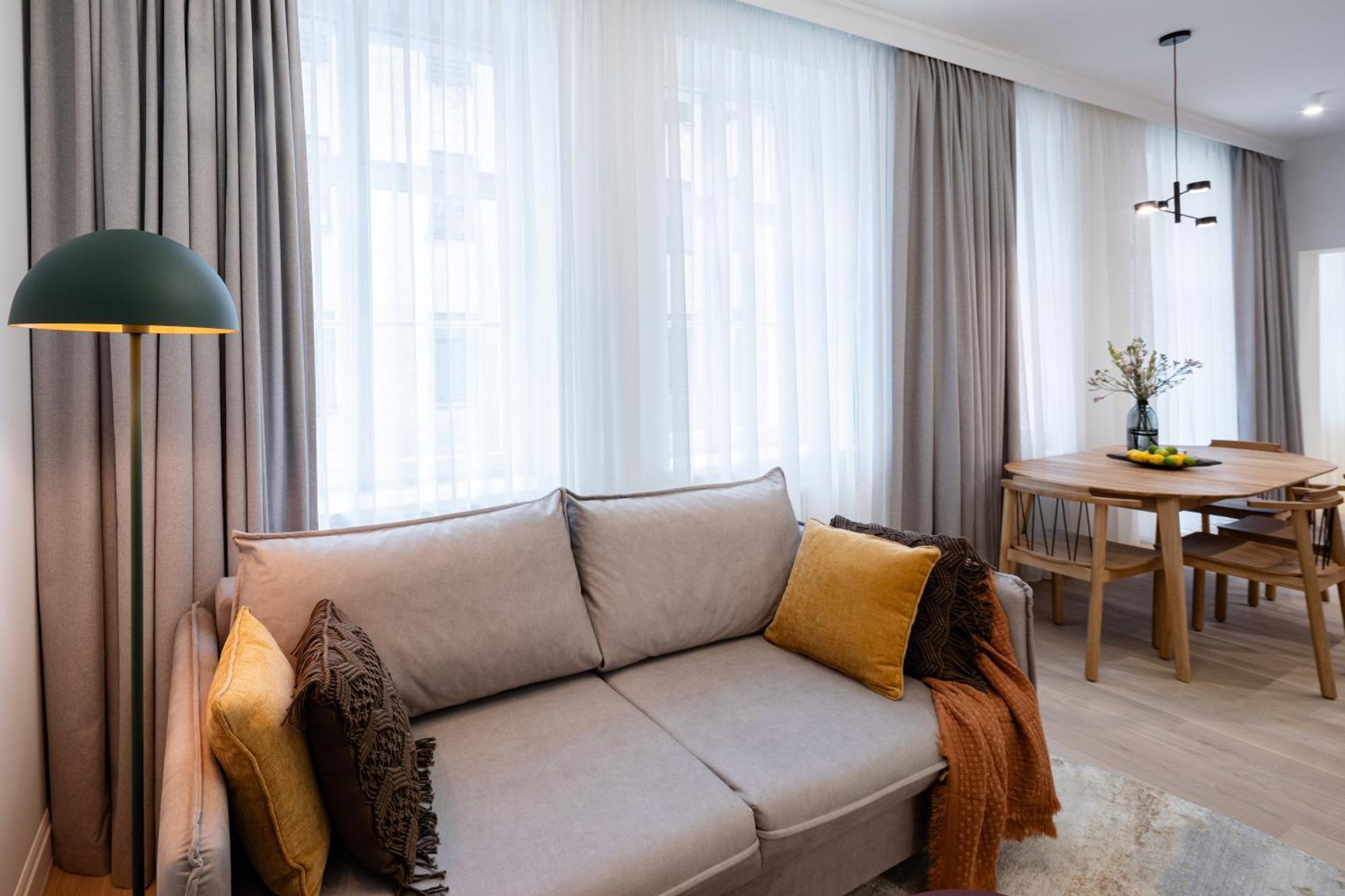 Raina Boulevard Exclusive Design By The Park