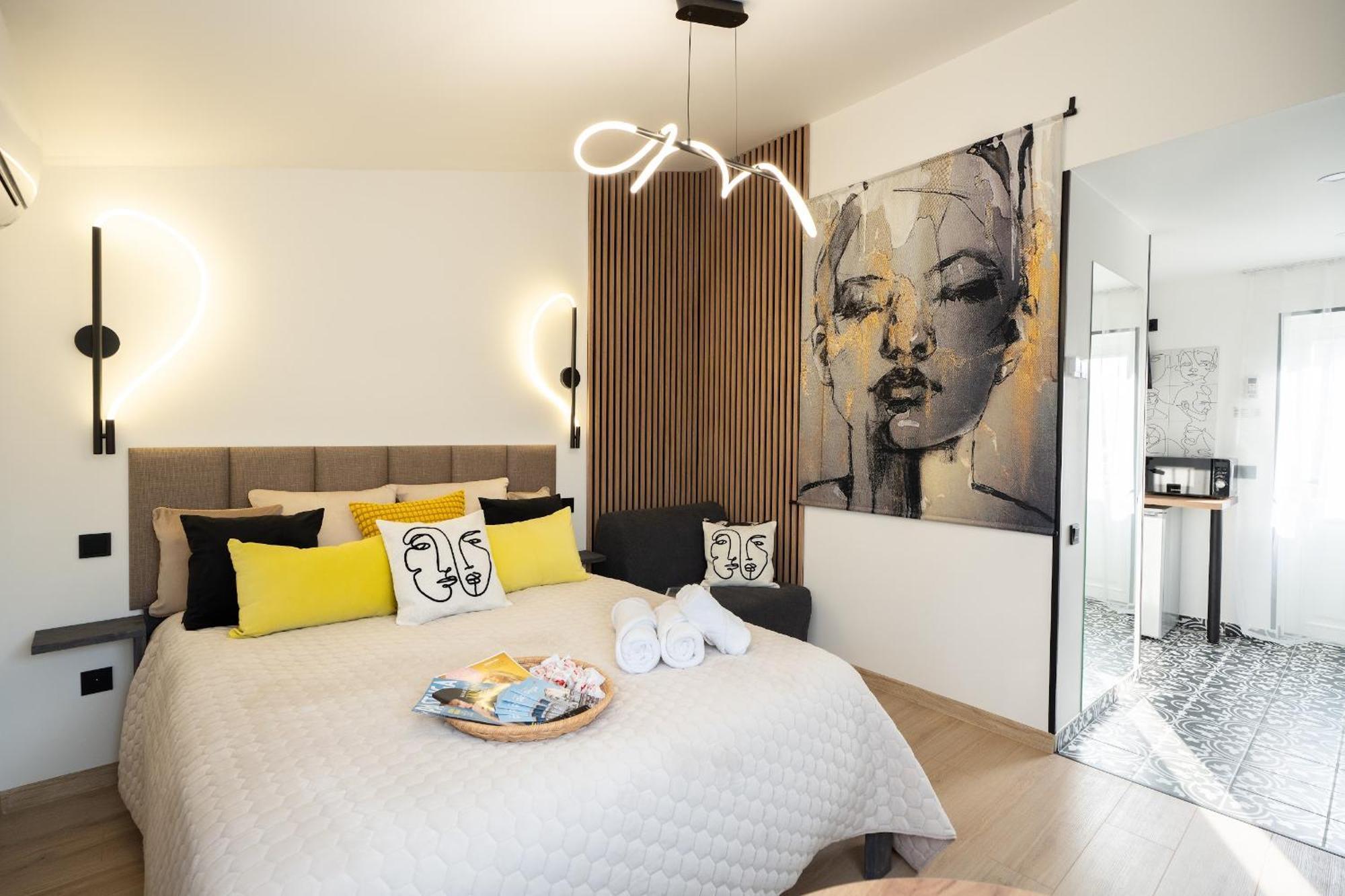 Garden & Private Parking With Playground Dzīvoklis *