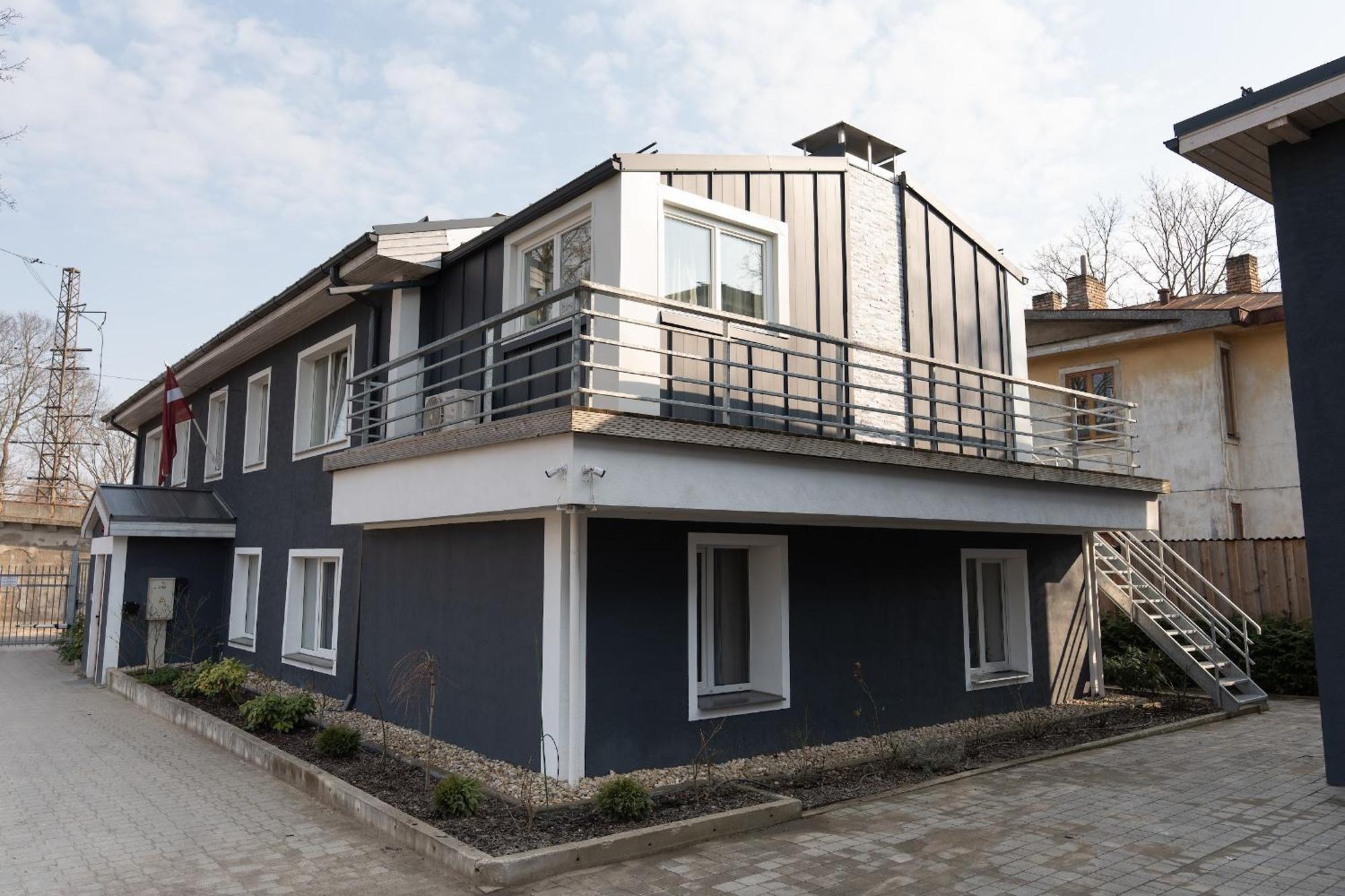Garden & Private Parking With Playground Dzīvoklis *