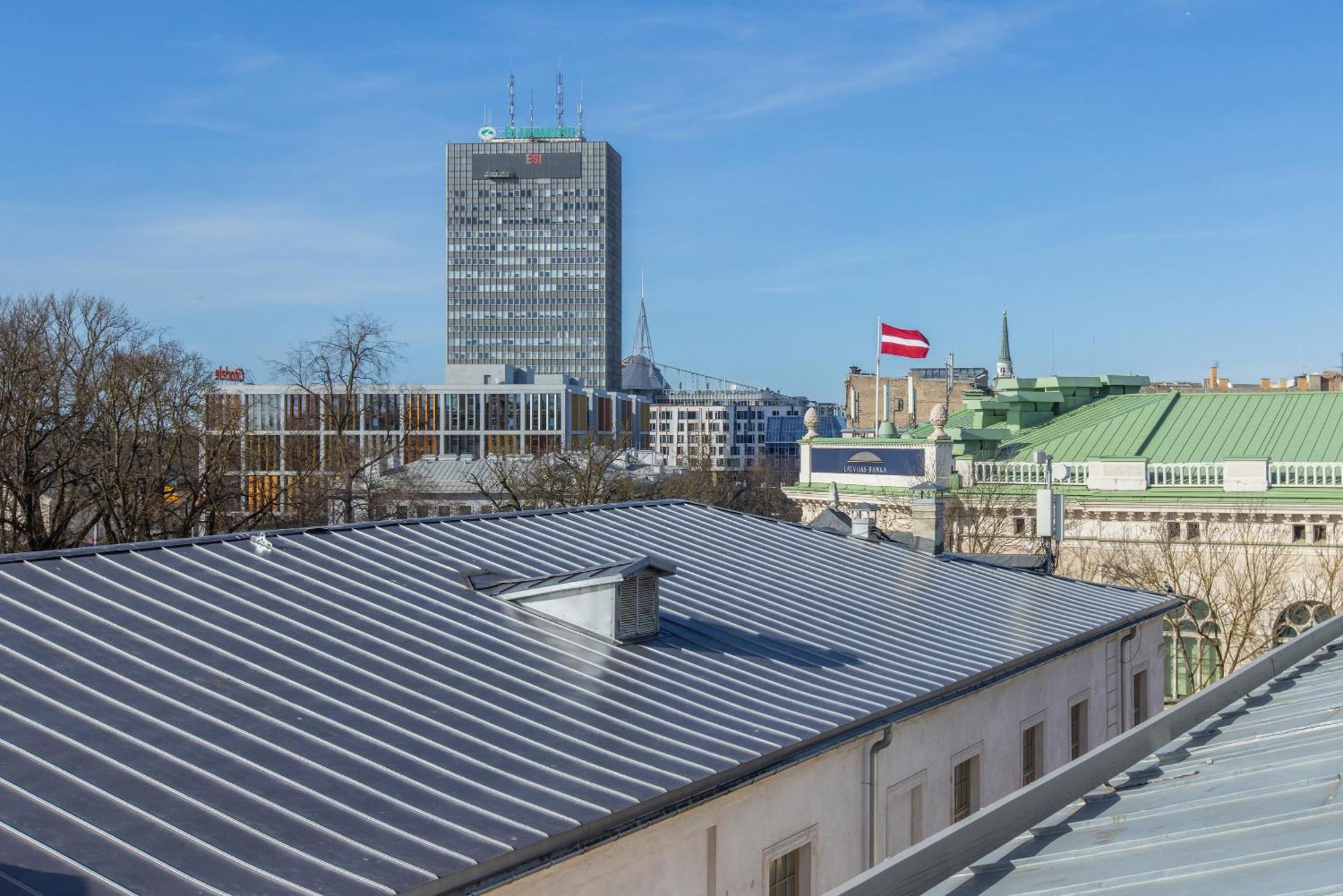 Mansard In Old Town