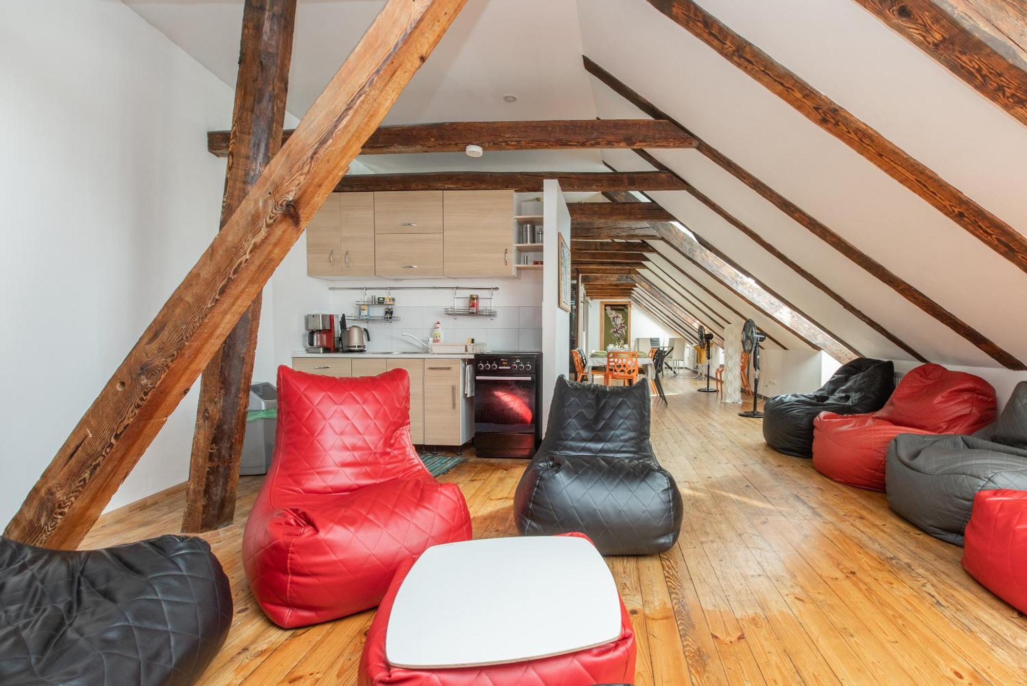 Mansard In Old Town Apartment *
