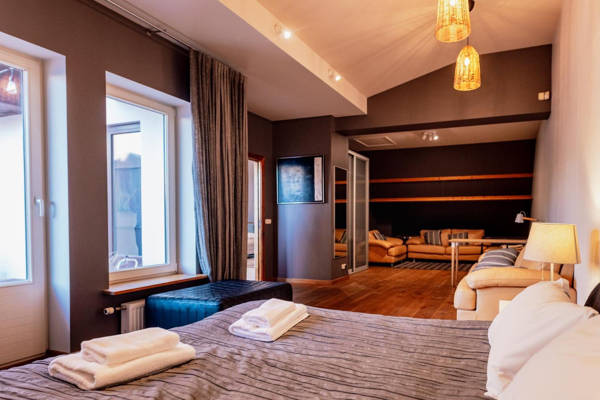 Căn hộ Spacious 2-story Apt. W/ Terrace - 280 M2 Riga