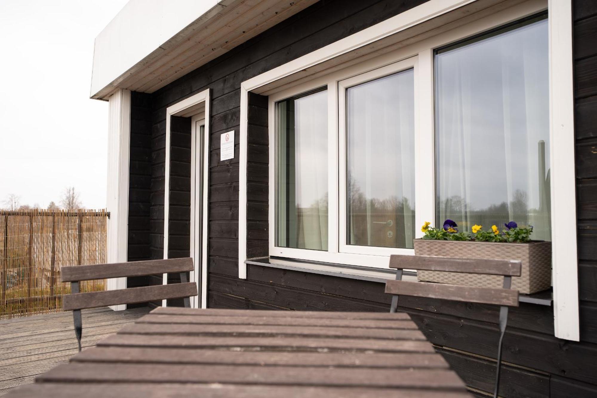 Family Garden With Free Private Parking & Playground Dzīvoklis