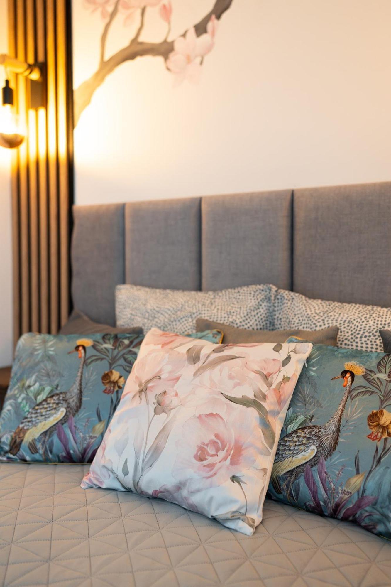 Family Garden With Free Private Parking & Playground * Riga