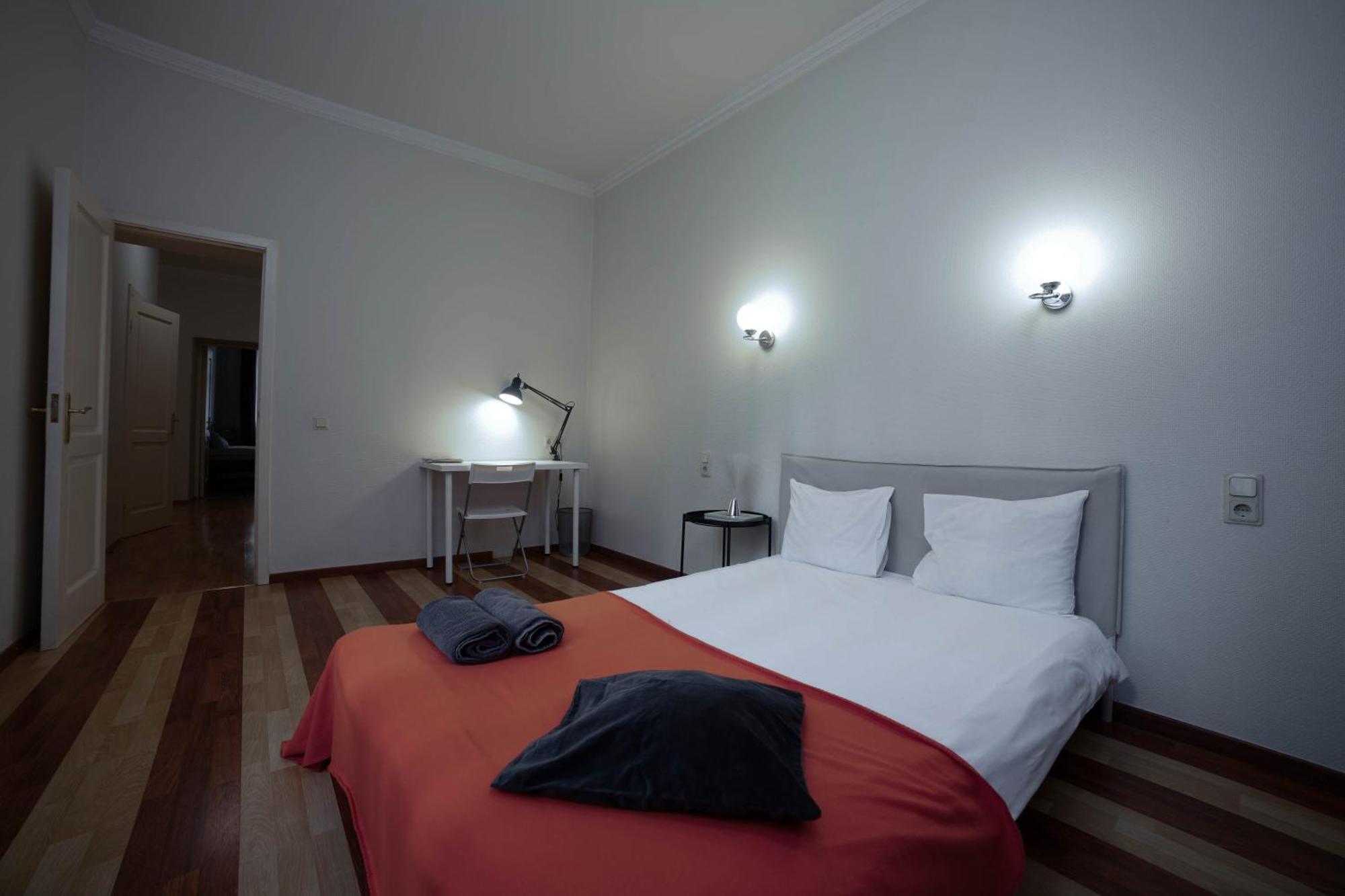 Spacious Apartment *