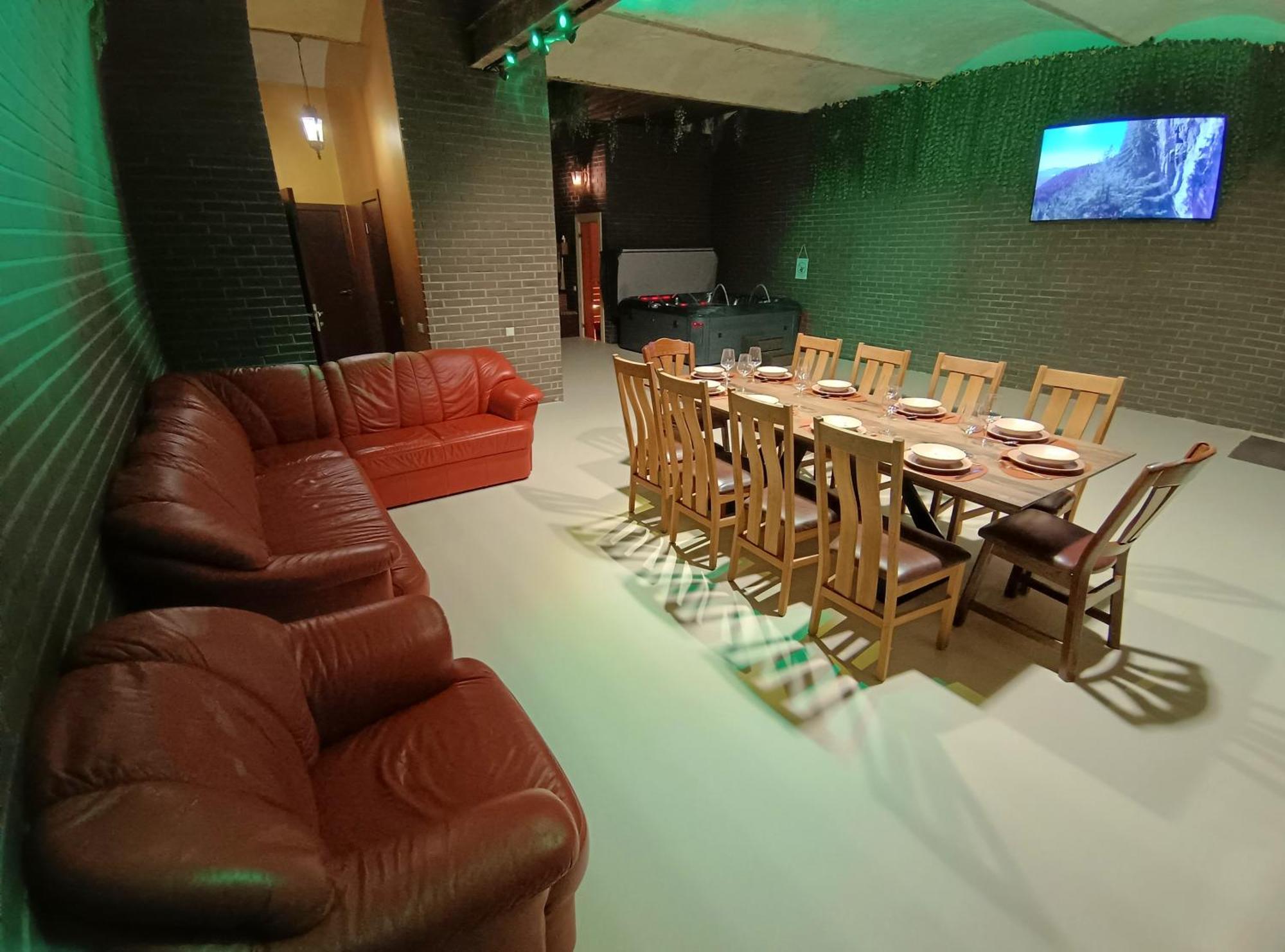 Ernests' Unique Townhouse With Sauna, Hot Tub And Free Parking Korter