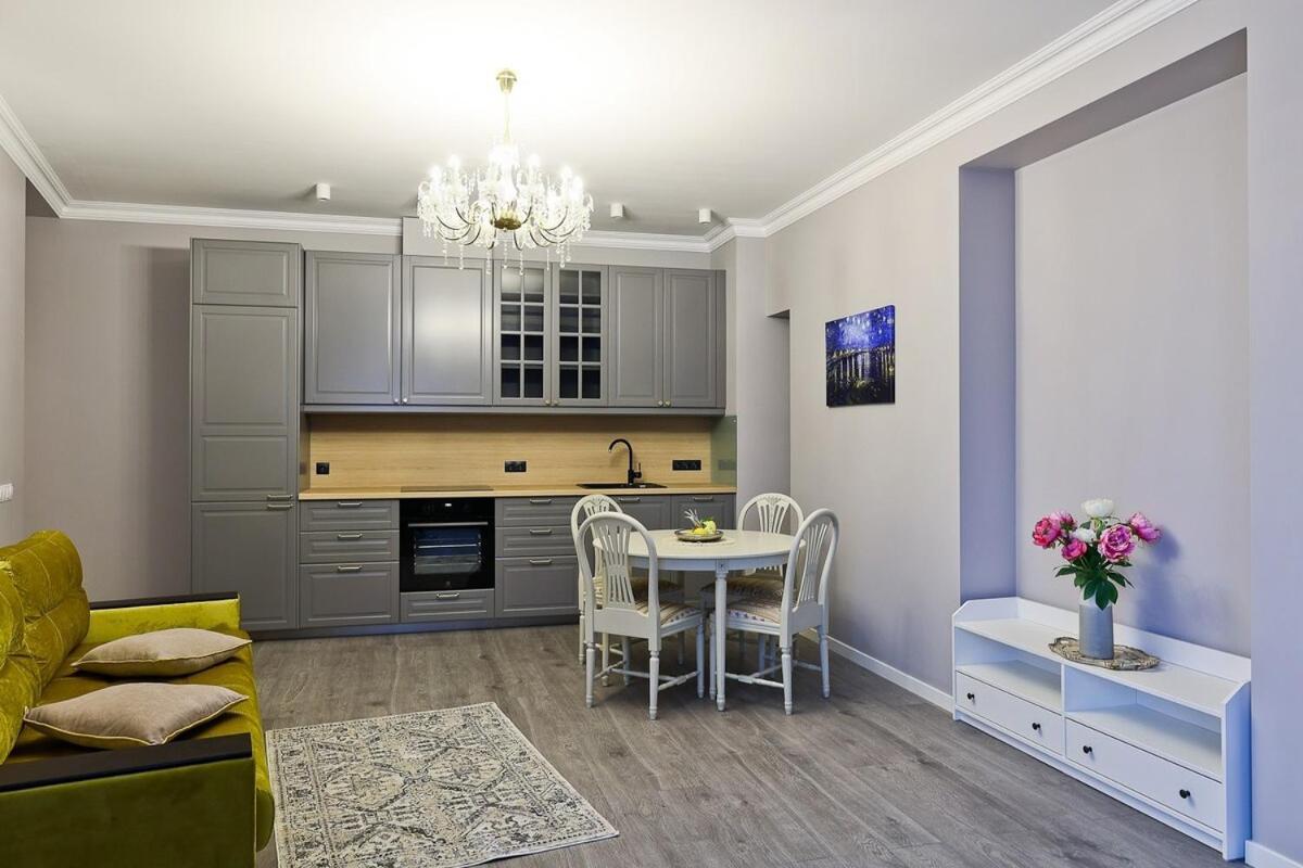 Grand Apartment