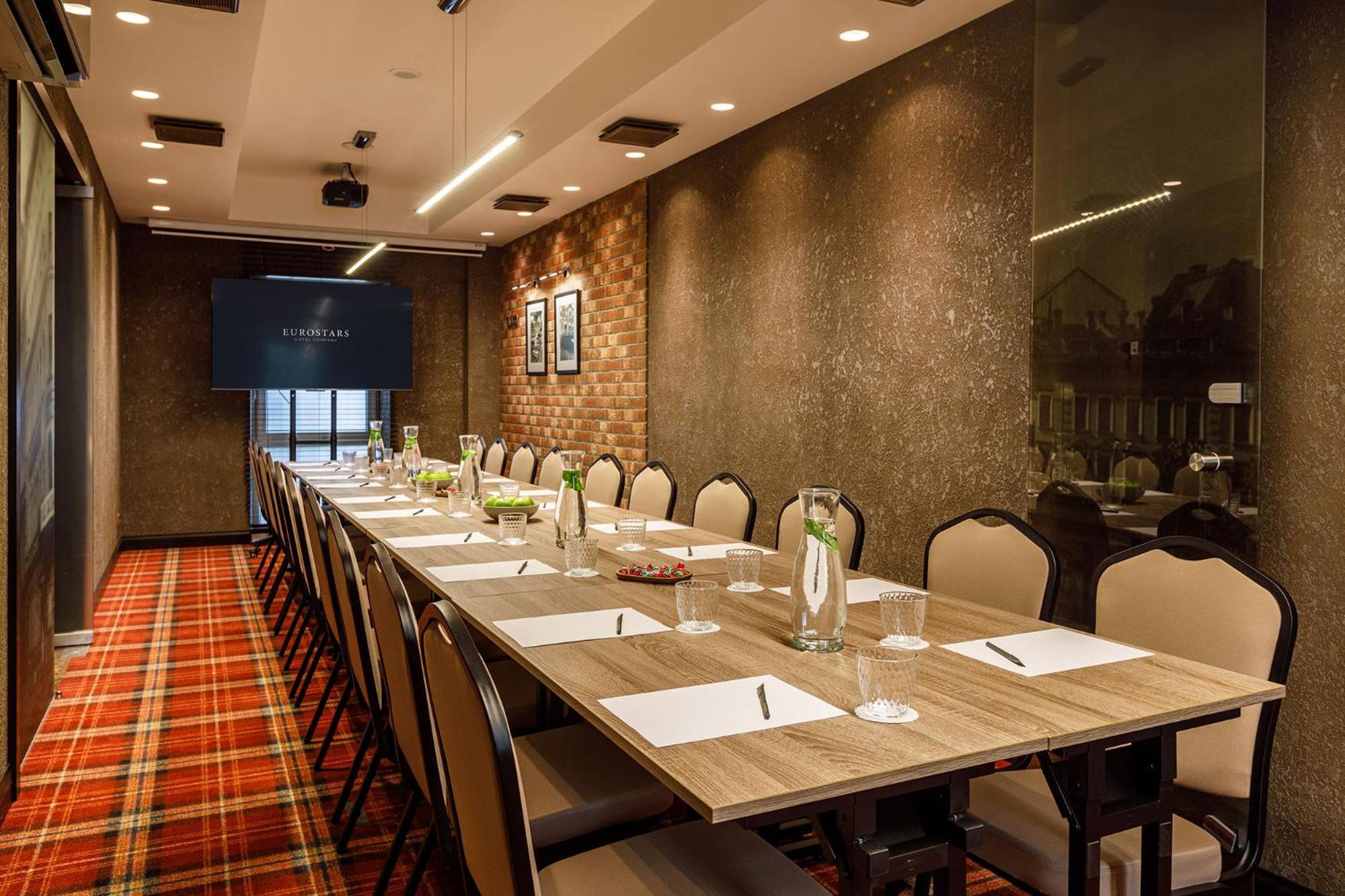 Eurostars Metropole Viesnīca 4*