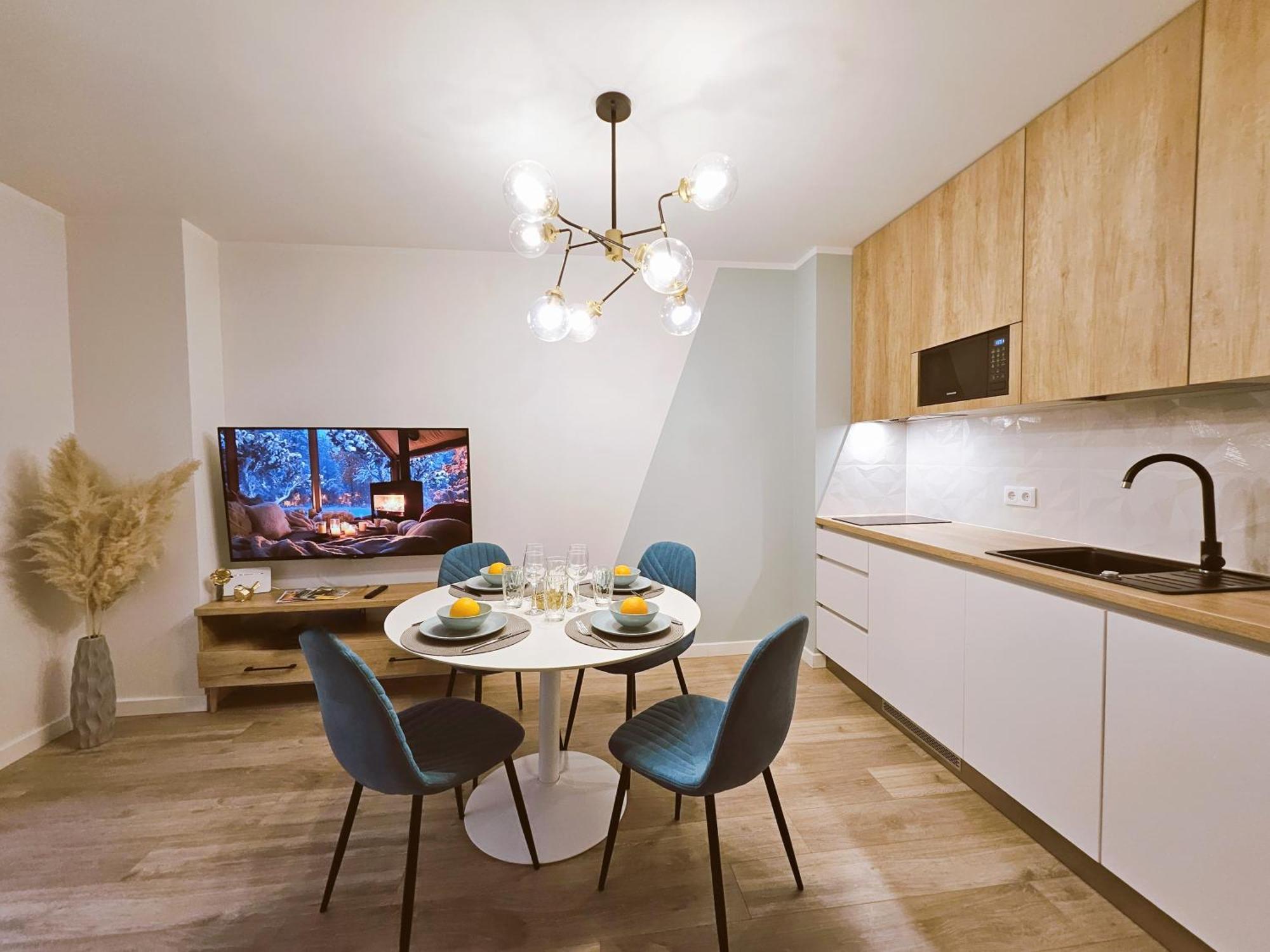 Old Town Serenity Breeze Prime Location *